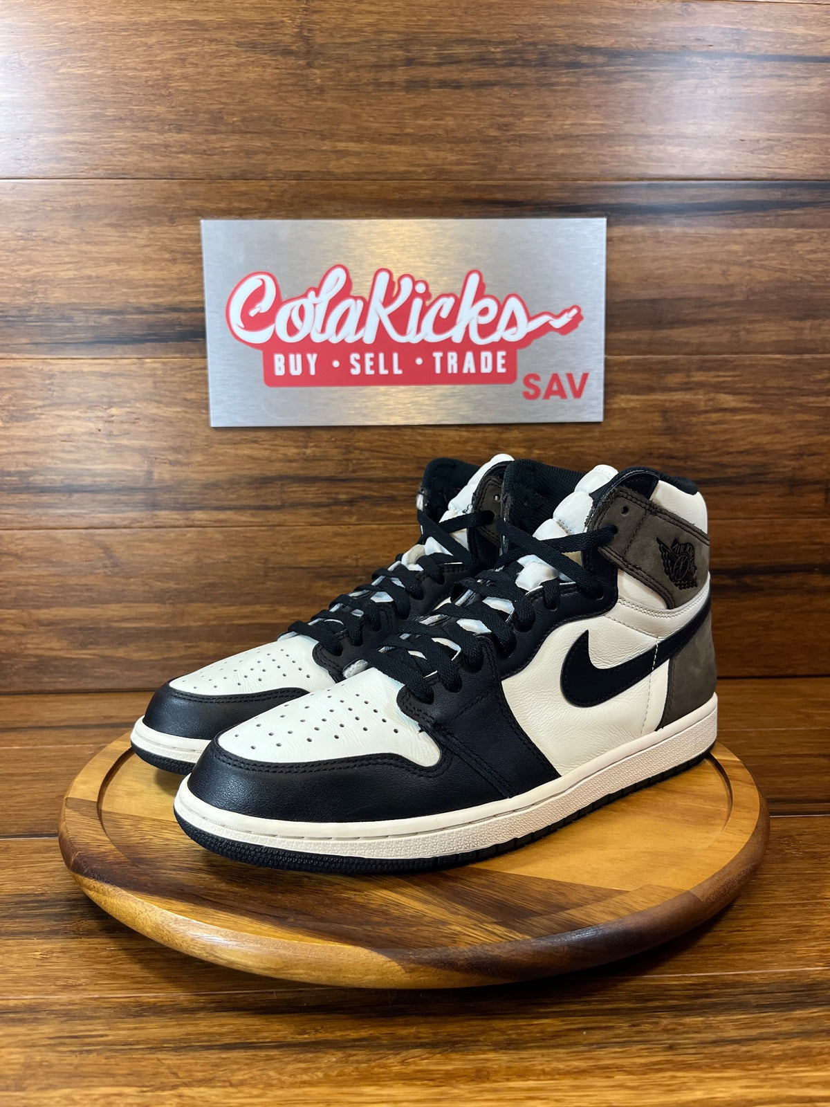 Jordan 1 Retro High Dark Mocha