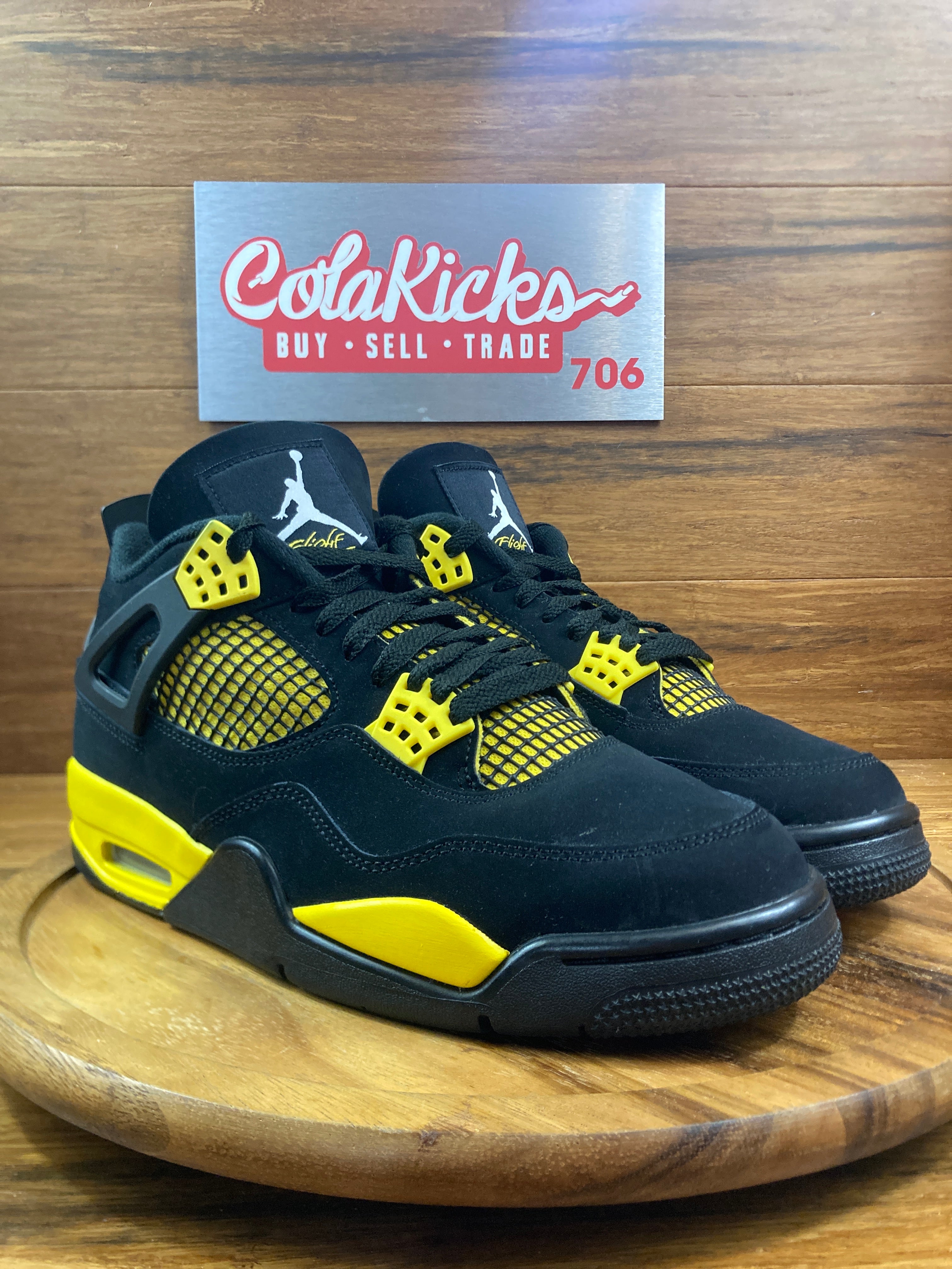 Jordan 4 Retro Thunder (2023)