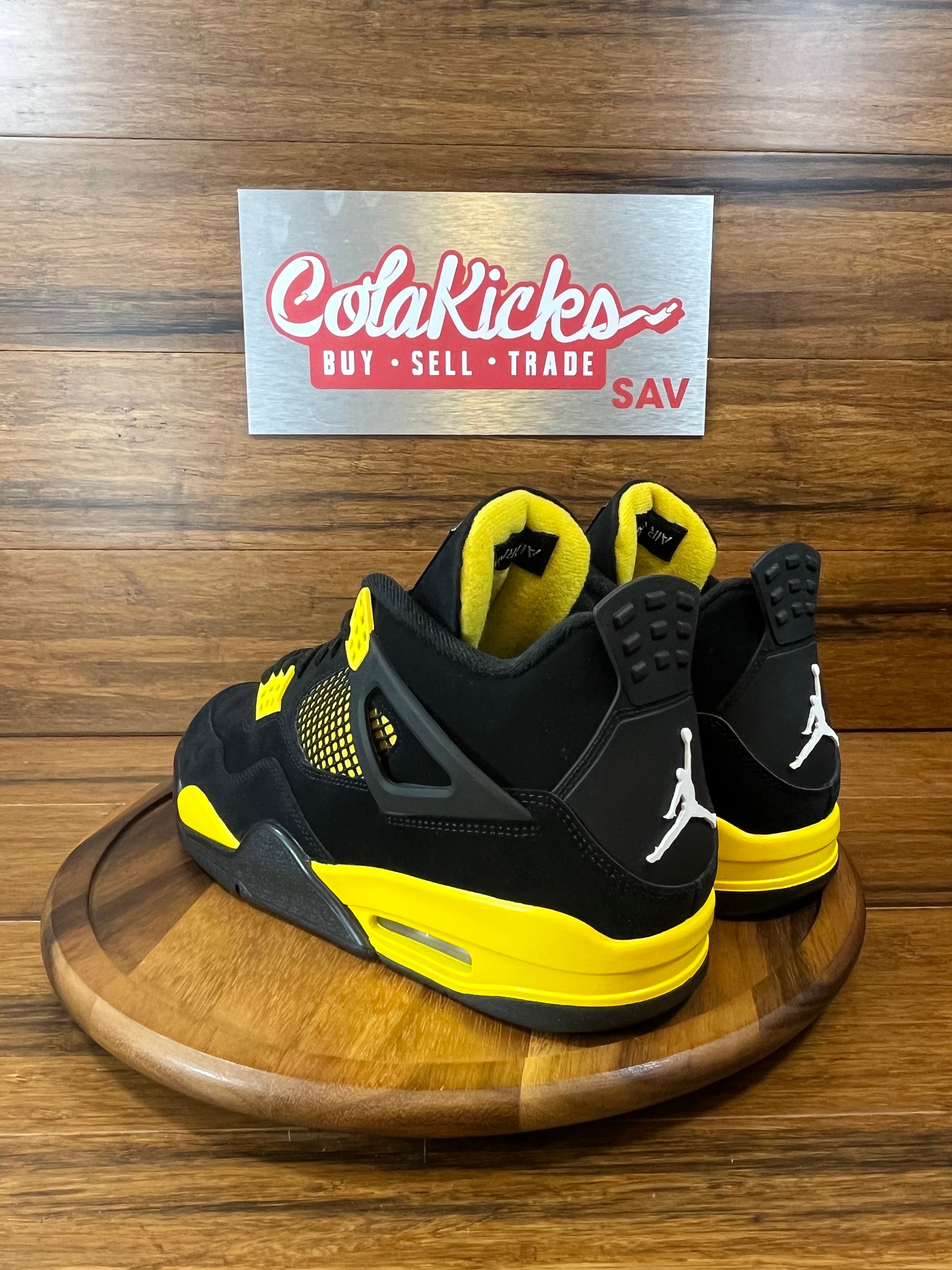 Jordan 4 Retro Thunder (2023)