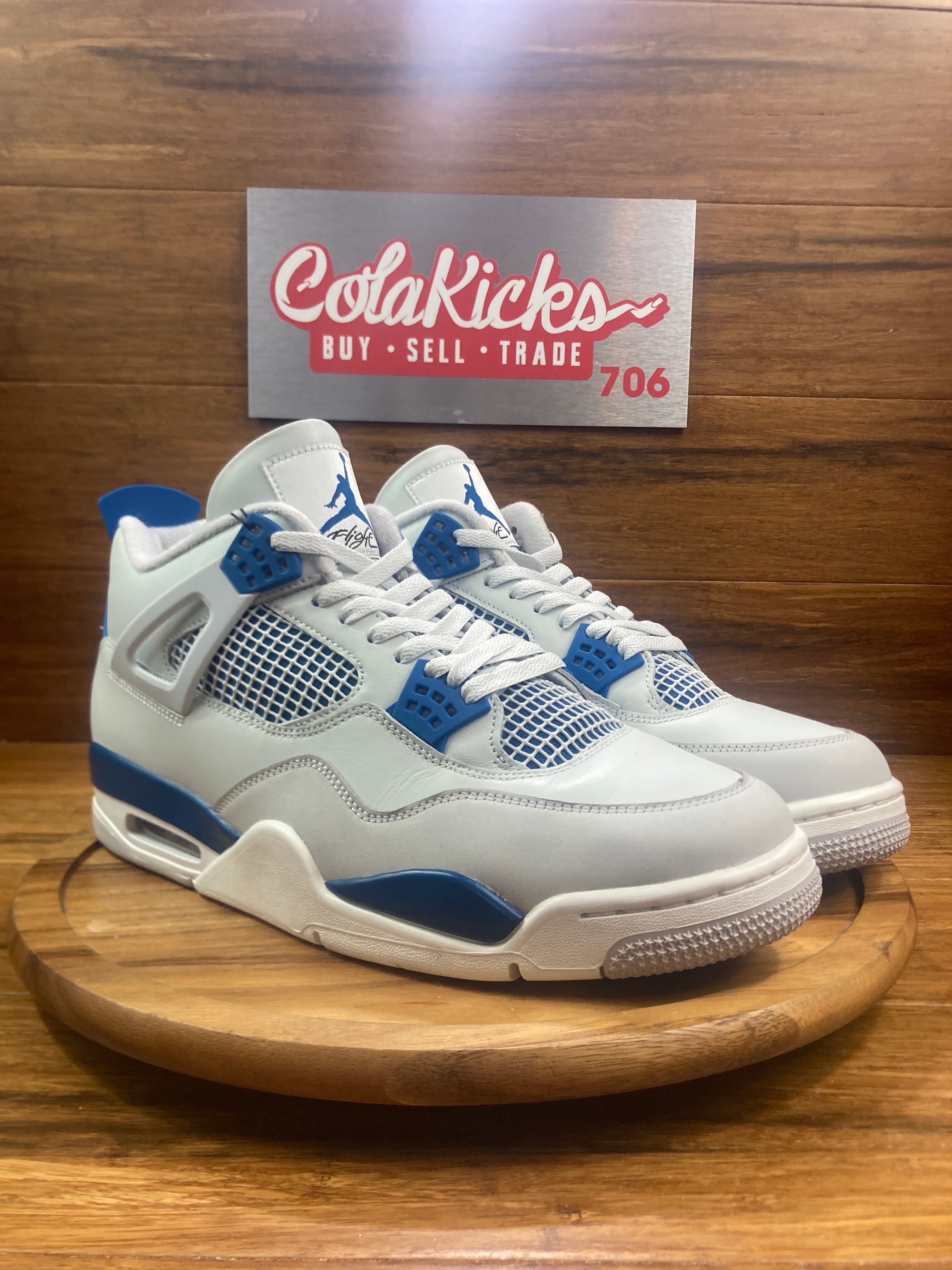 Jordan 4 Retro Military Blue (2024)