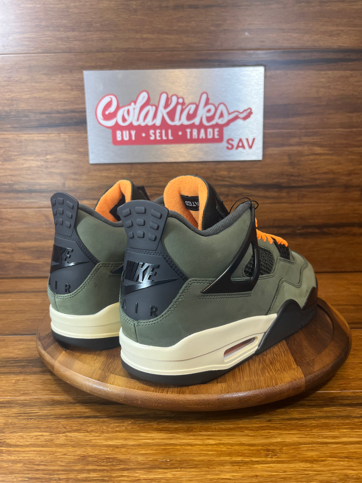 Jordan 4 Retro OG SP Undefeated (2025) (missing extras)