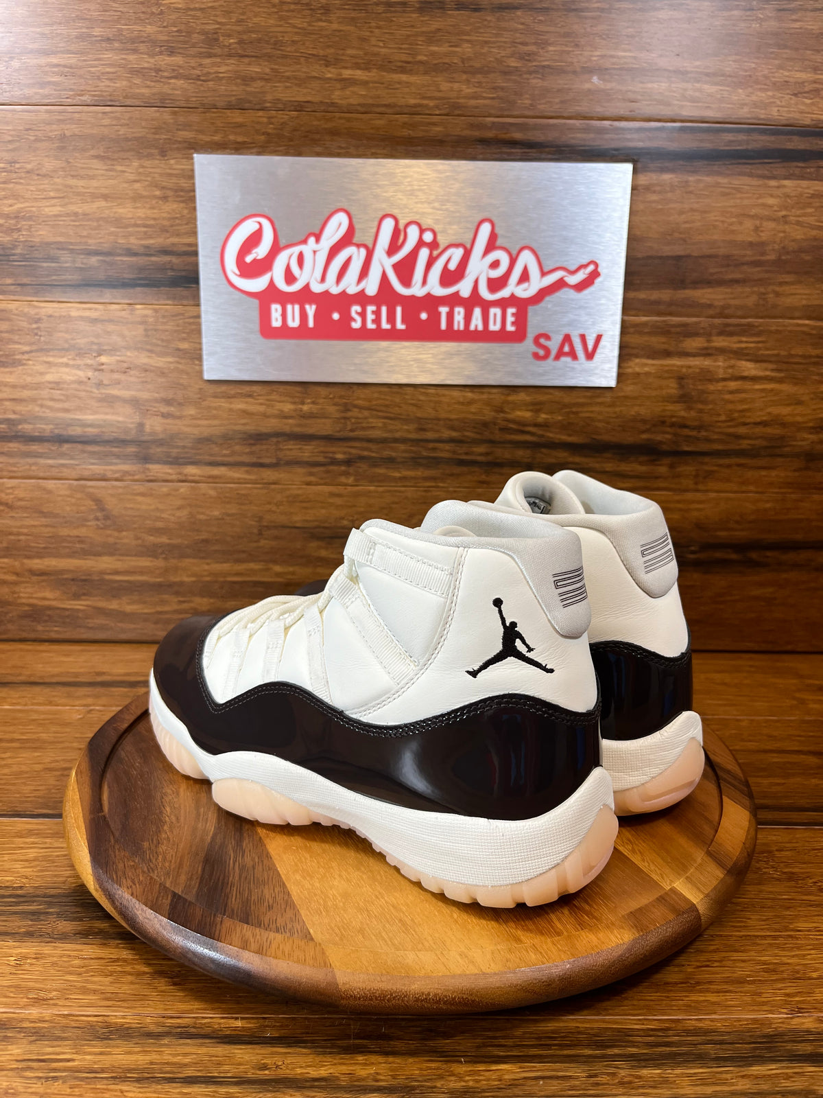 Jordan 11 Retro Neapolitan (Women's)