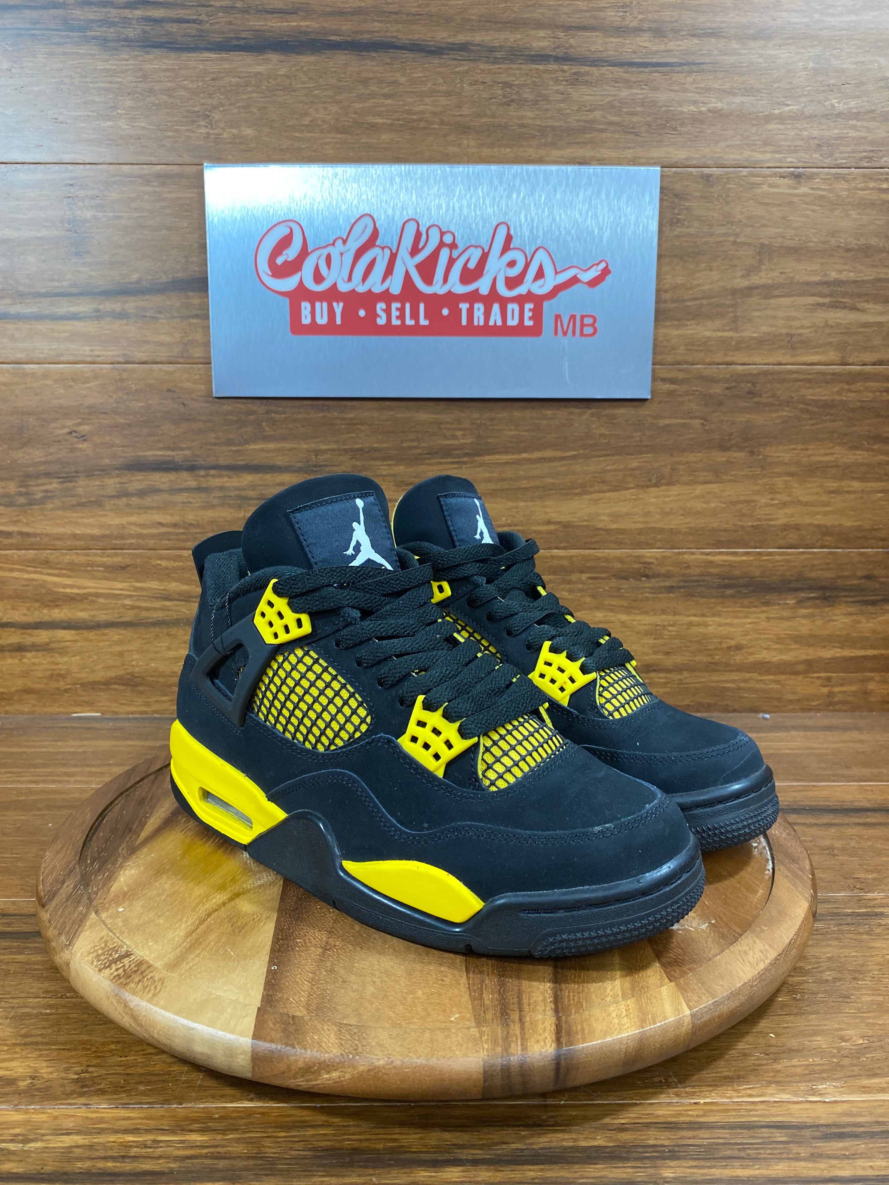 Jordan 4 Retro Thunder (2023)