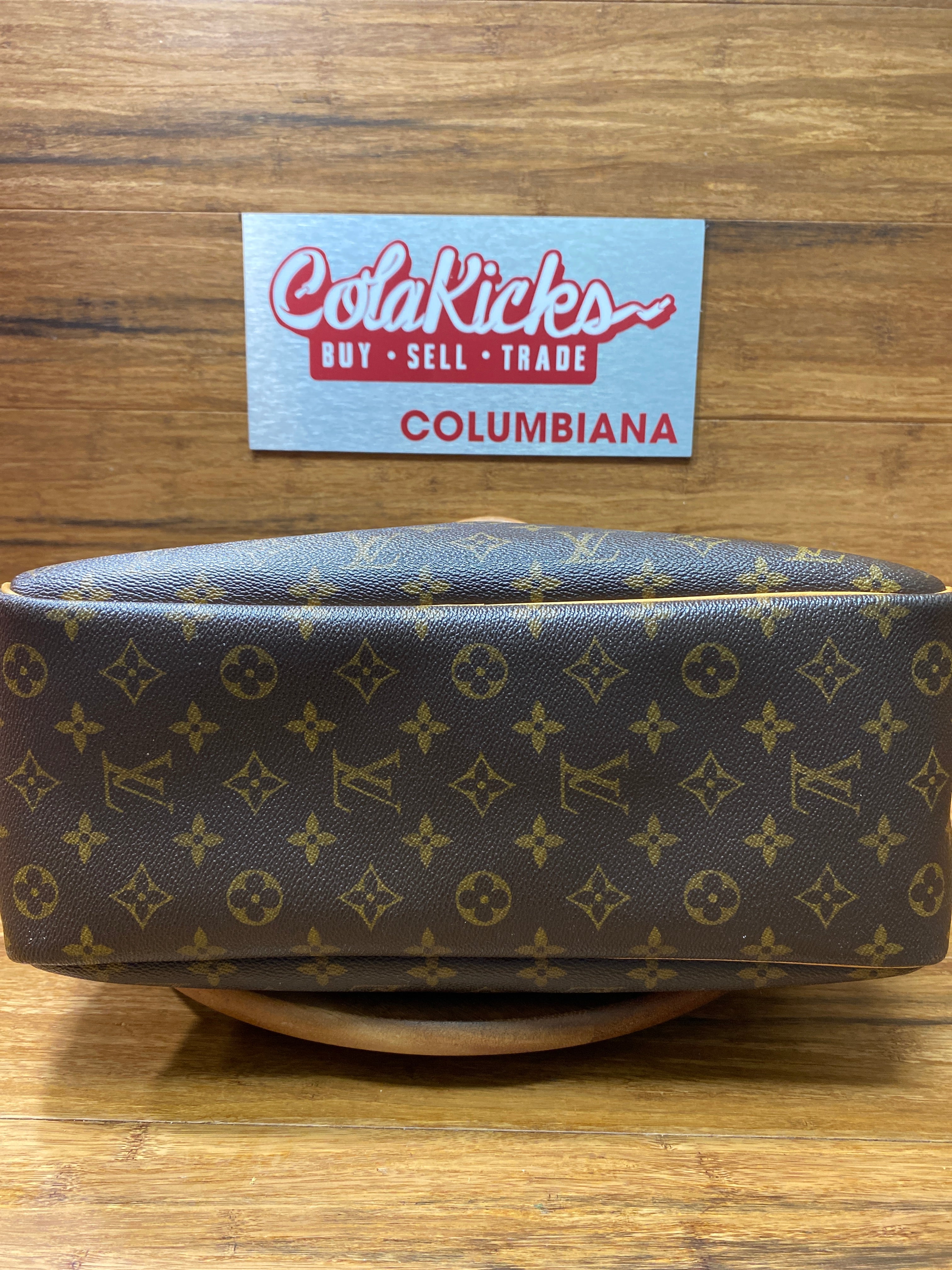 Louis Vuitton Monogram Dueville