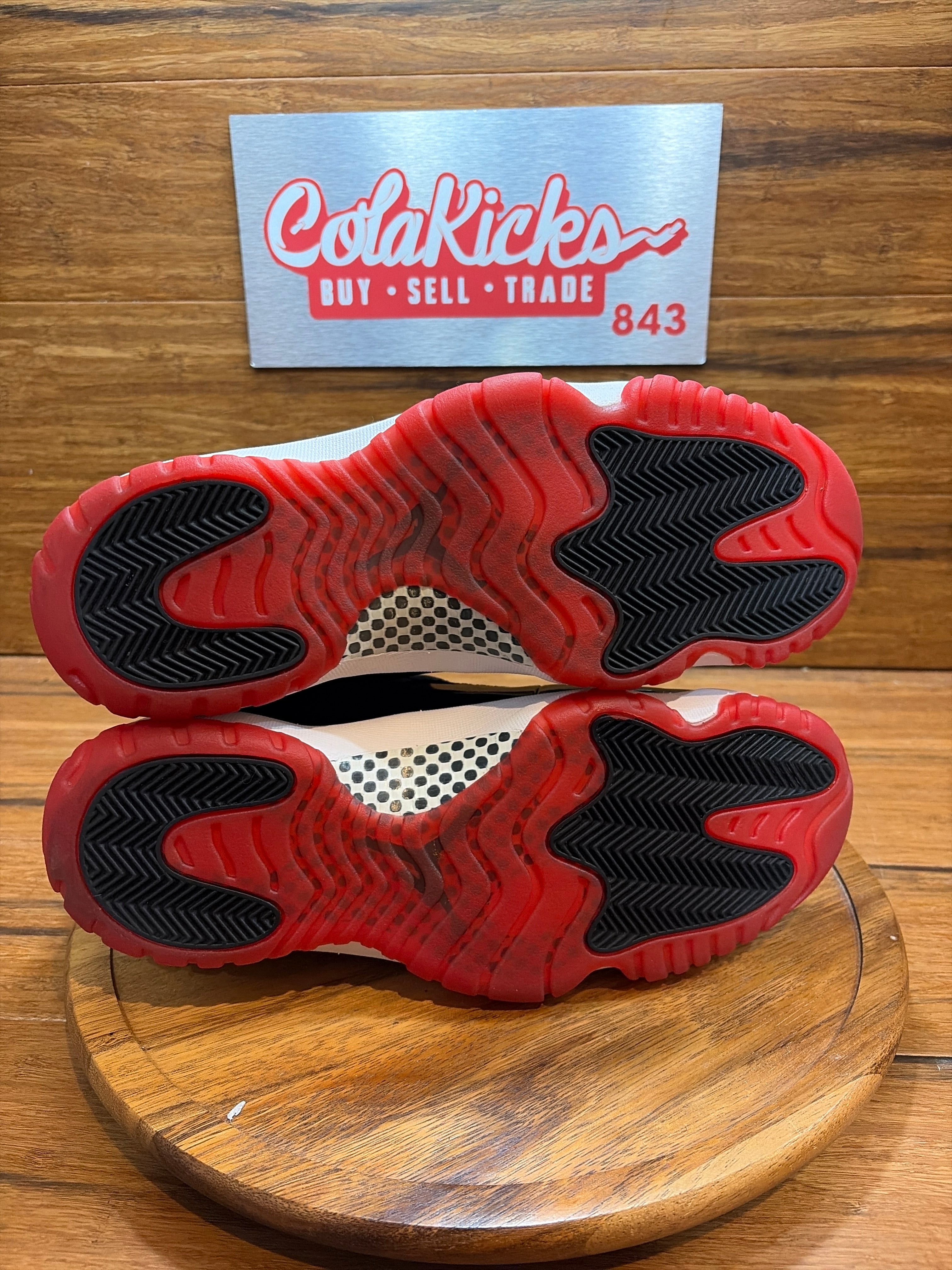 Jordan 11 Retro Playoffs Bred (2019)