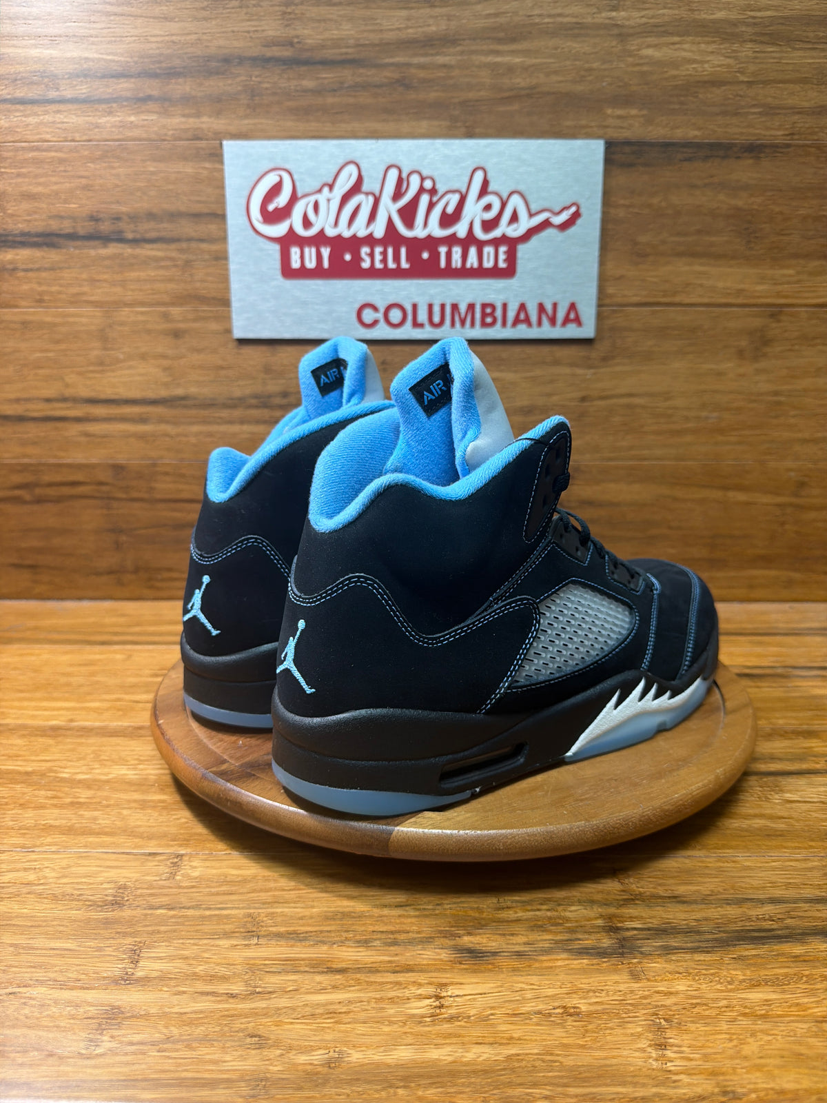 Jordan 5 Retro Black University Blue (2026)