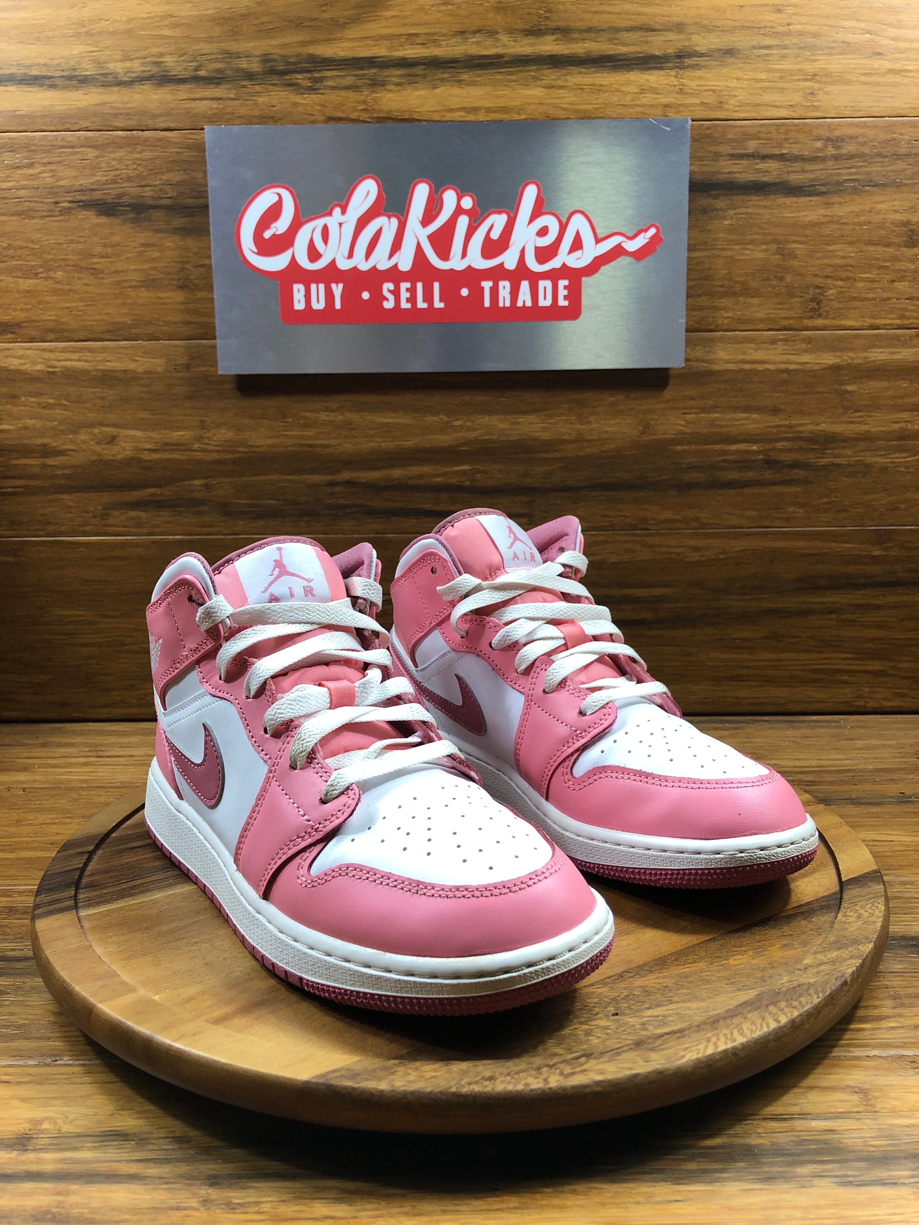 Jordan 1 Mid Valentine's Day (2023) (GS)