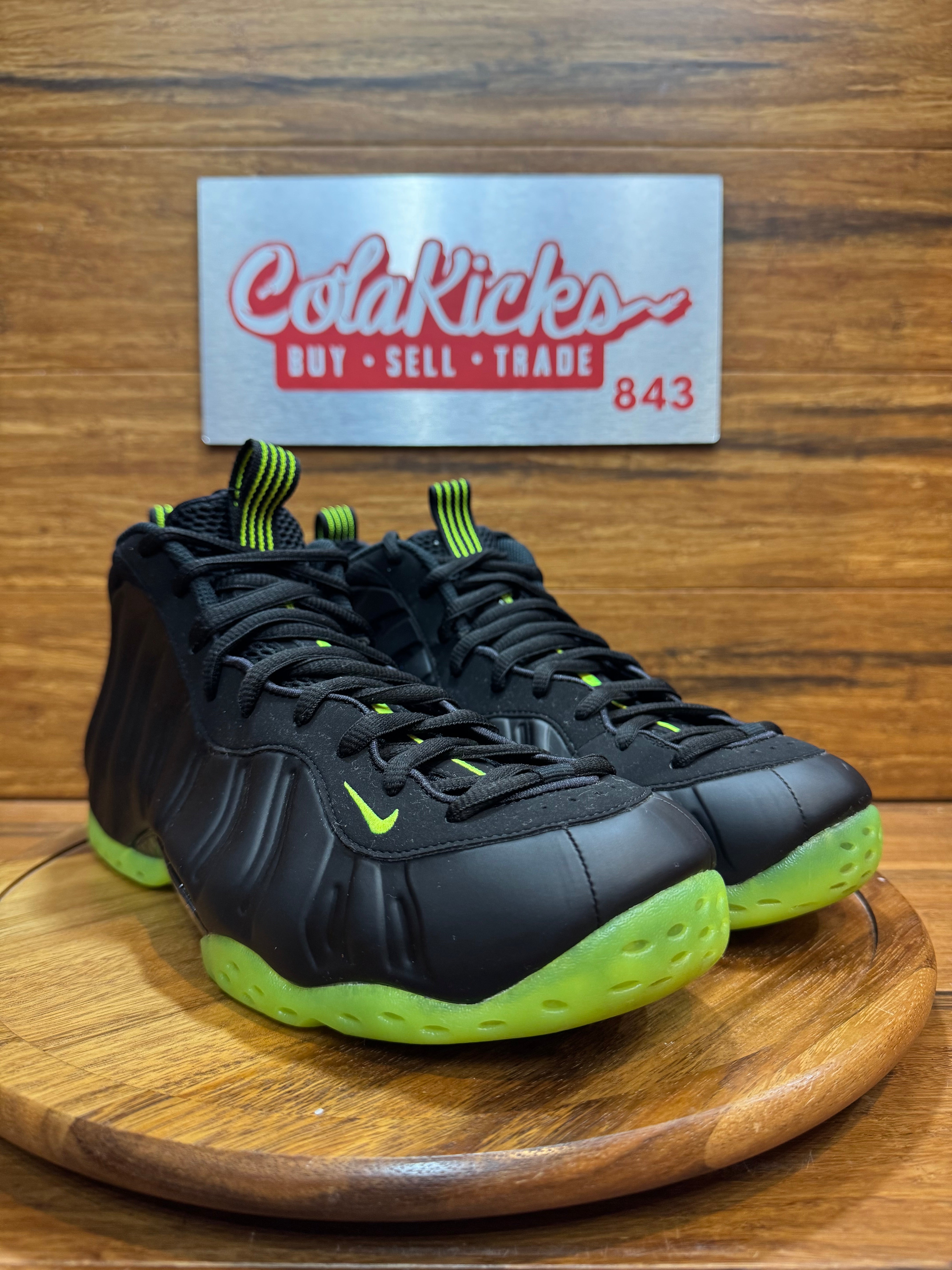 Nike Air Foamposite One Black Volt