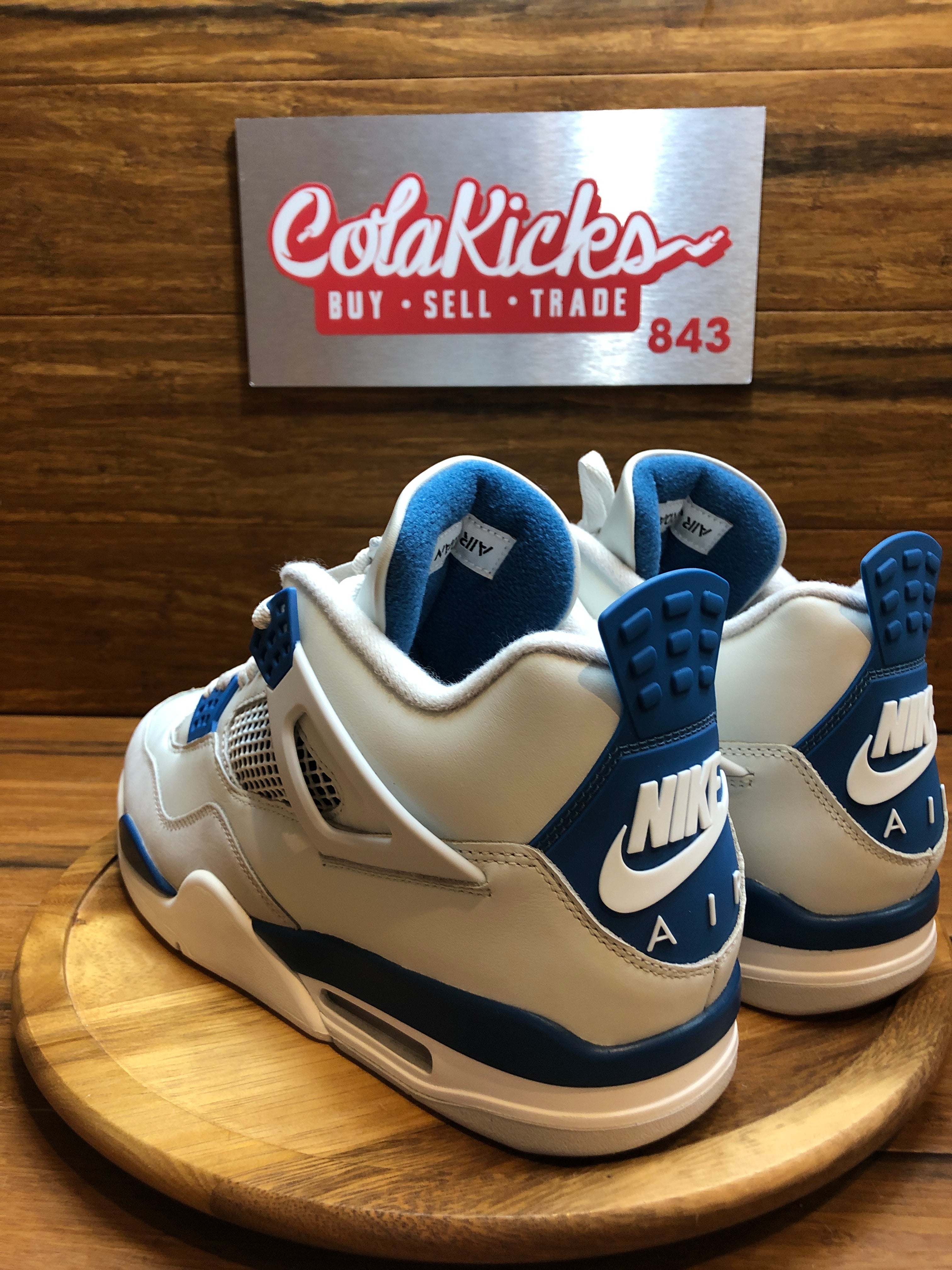 Jordan 4 Retro Military Blue (2024)