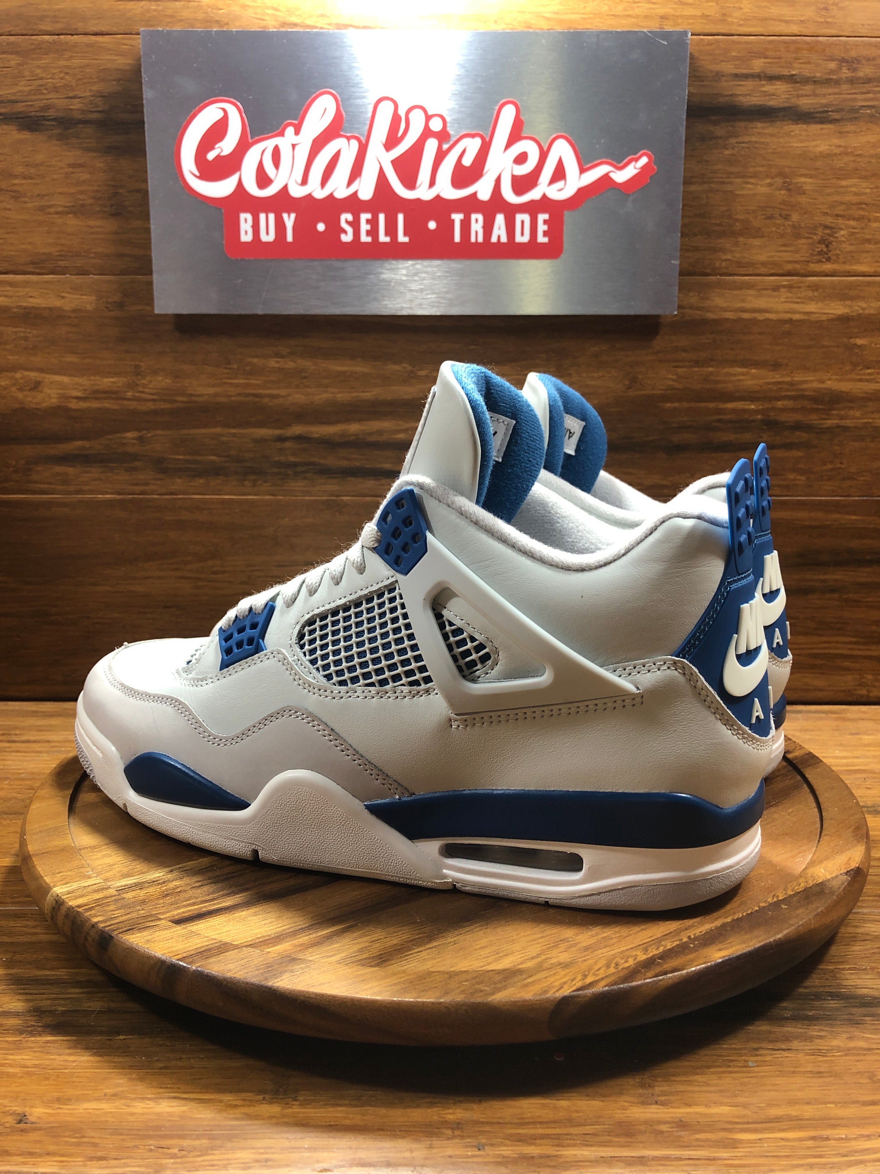 Jordan 4 Retro Military Blue (2024)