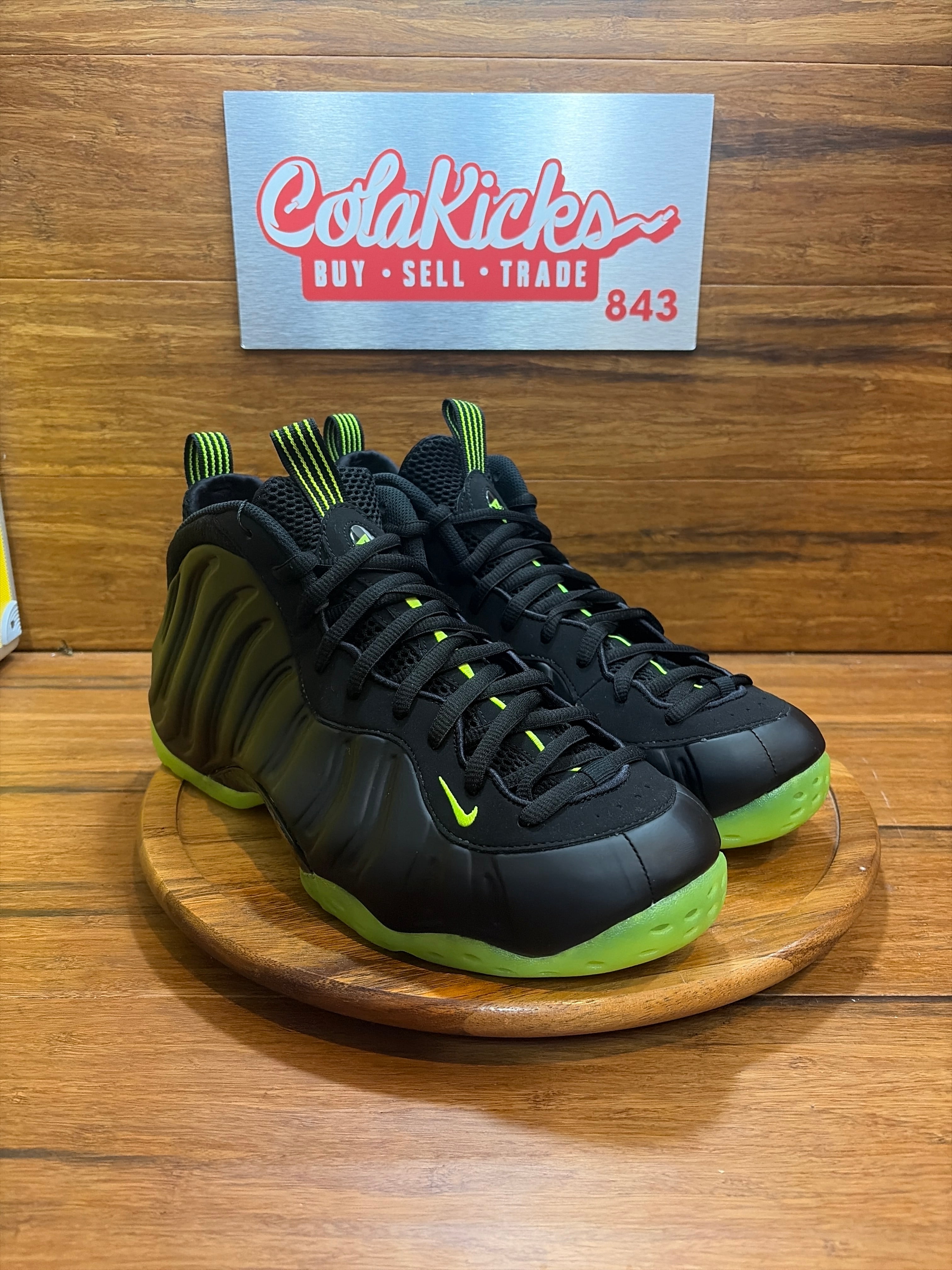 Nike Air Foamposite One Black Volt