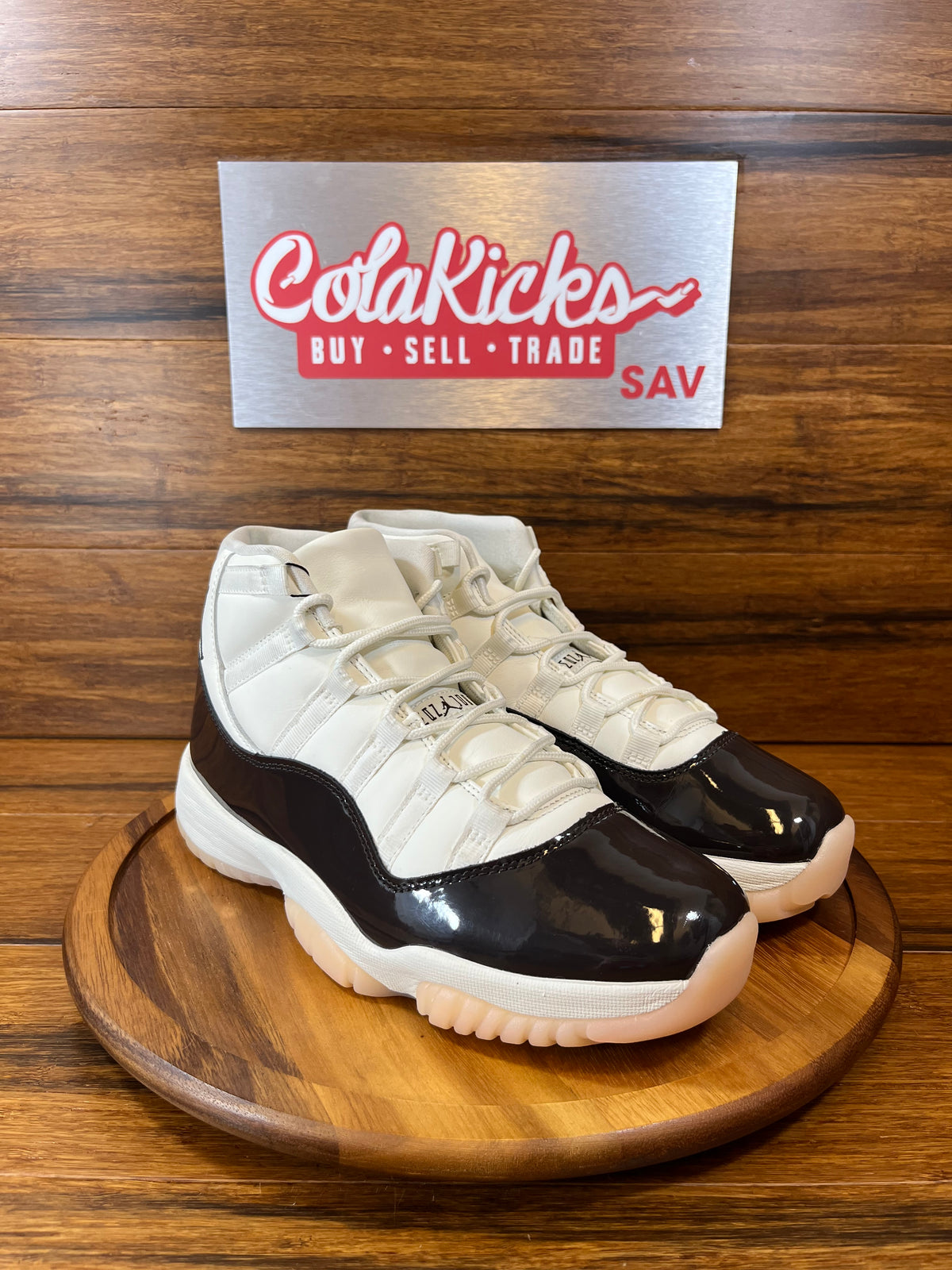 Jordan 11 Retro Neapolitan (Women's)