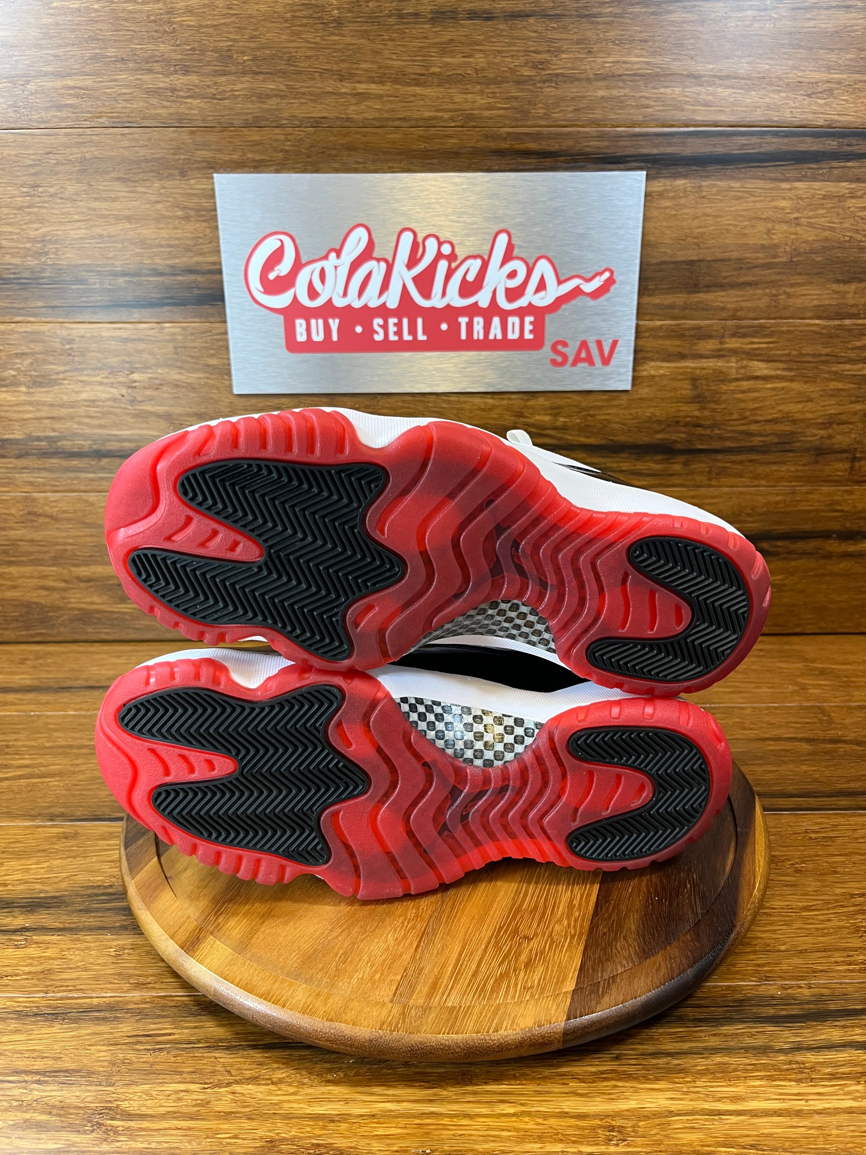 Jordan 11 Retro Low Concord Bred