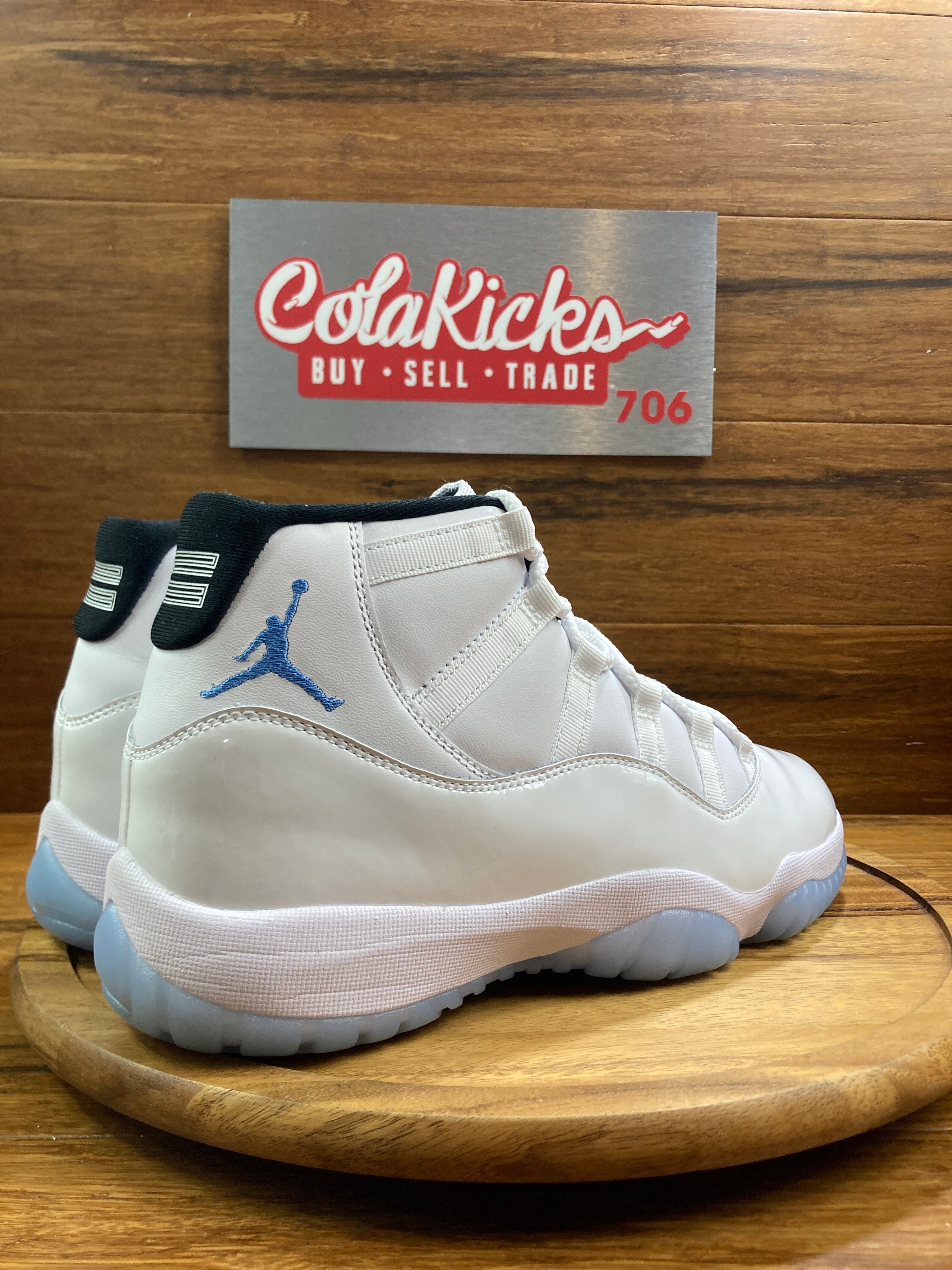 Jordan 11 Retro Legend Blue (2024)