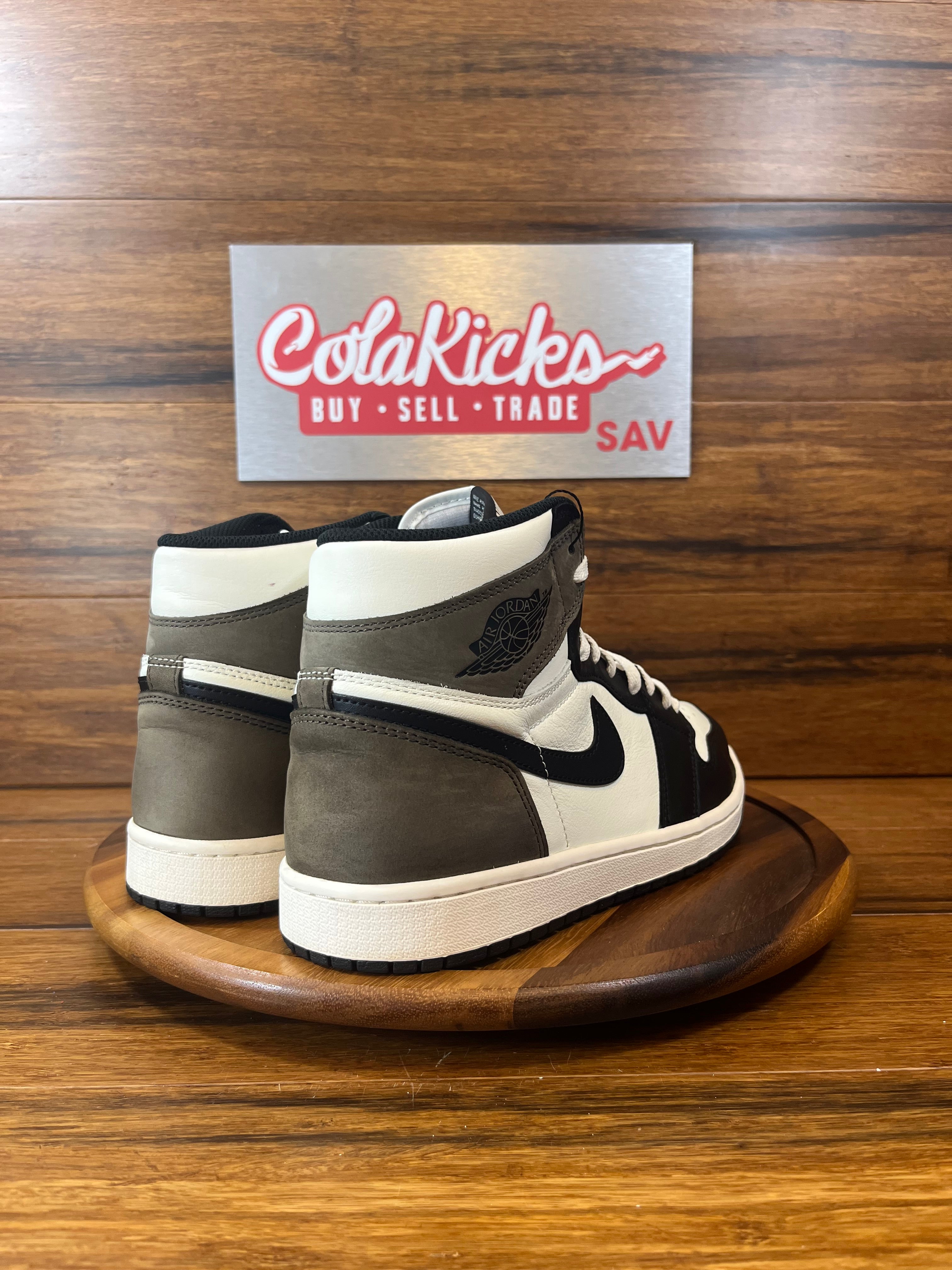 Jordan 1 Retro High Dark Mocha
