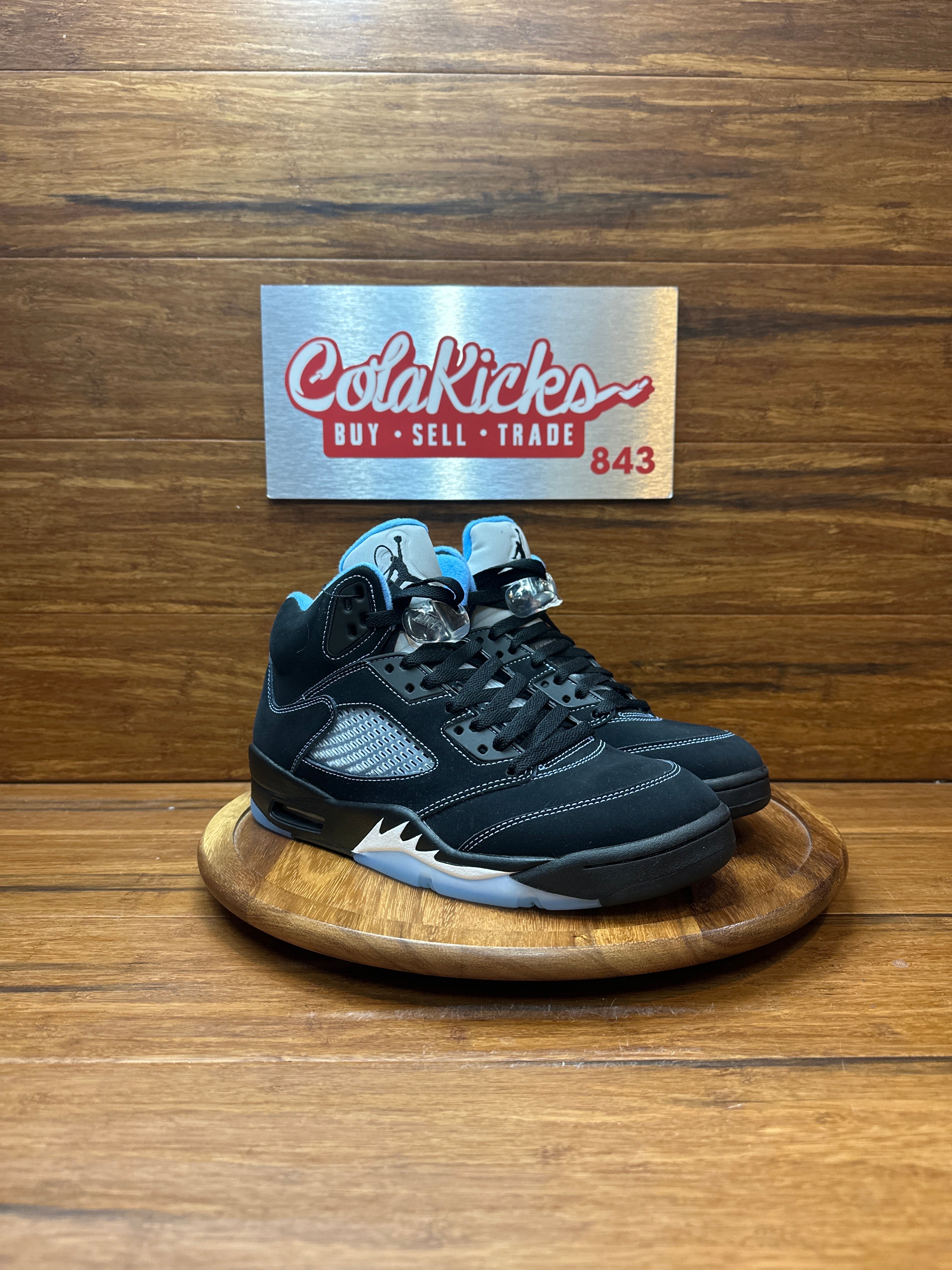 Jordan 5 Retro Black University Blue (2026)