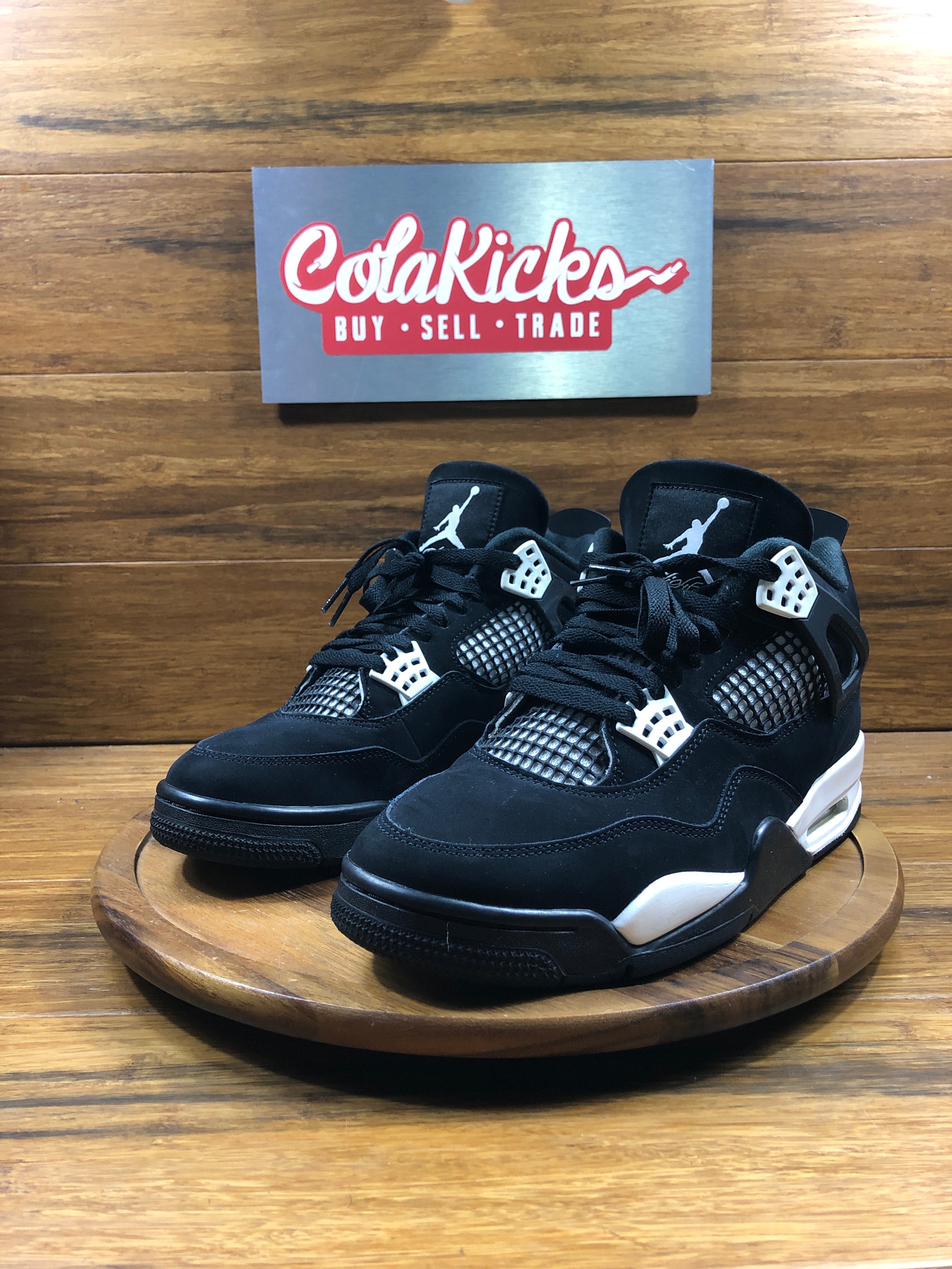 Jordan 4 Retro White Thunder