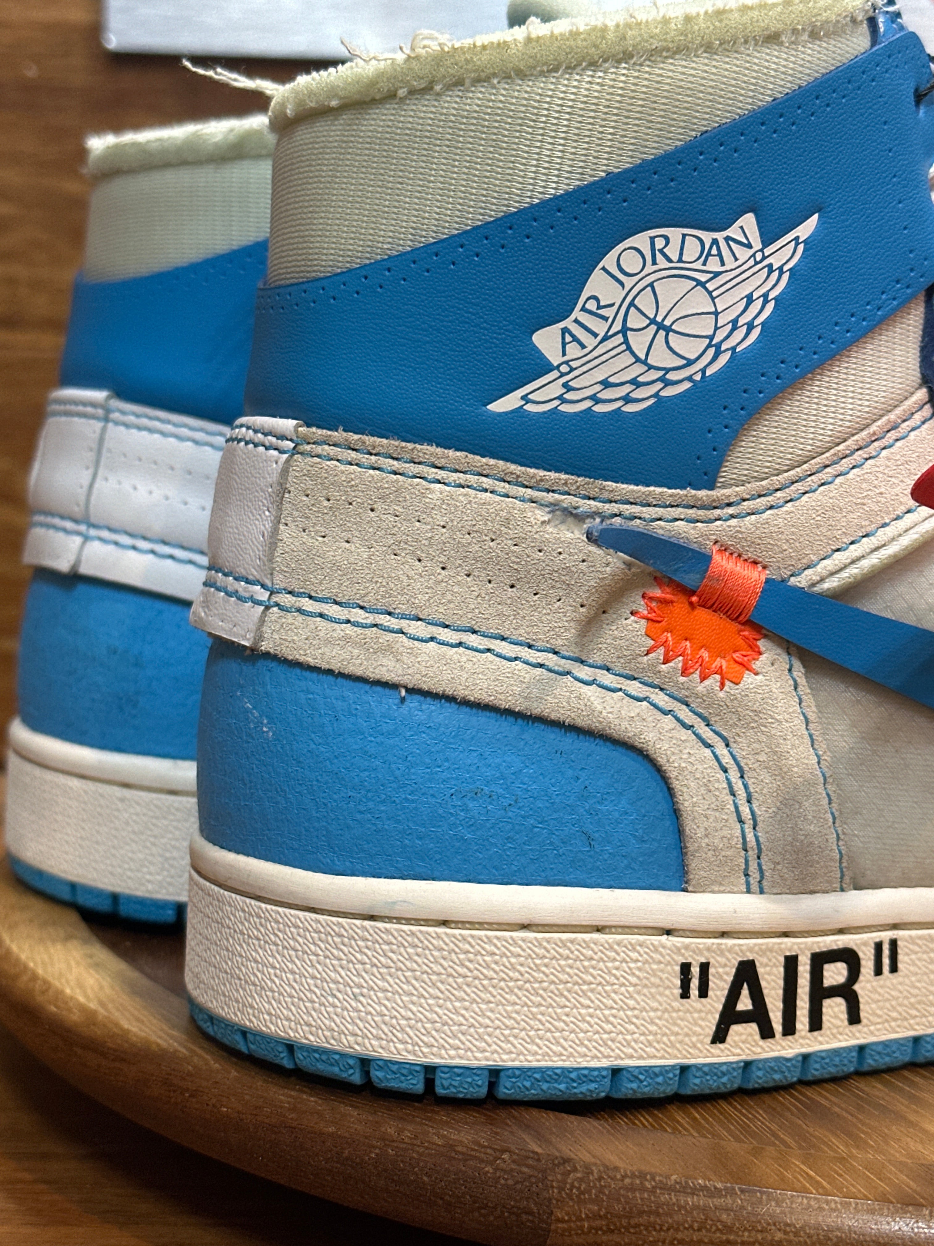 Jordan 1 Retro High Off-White University Blue