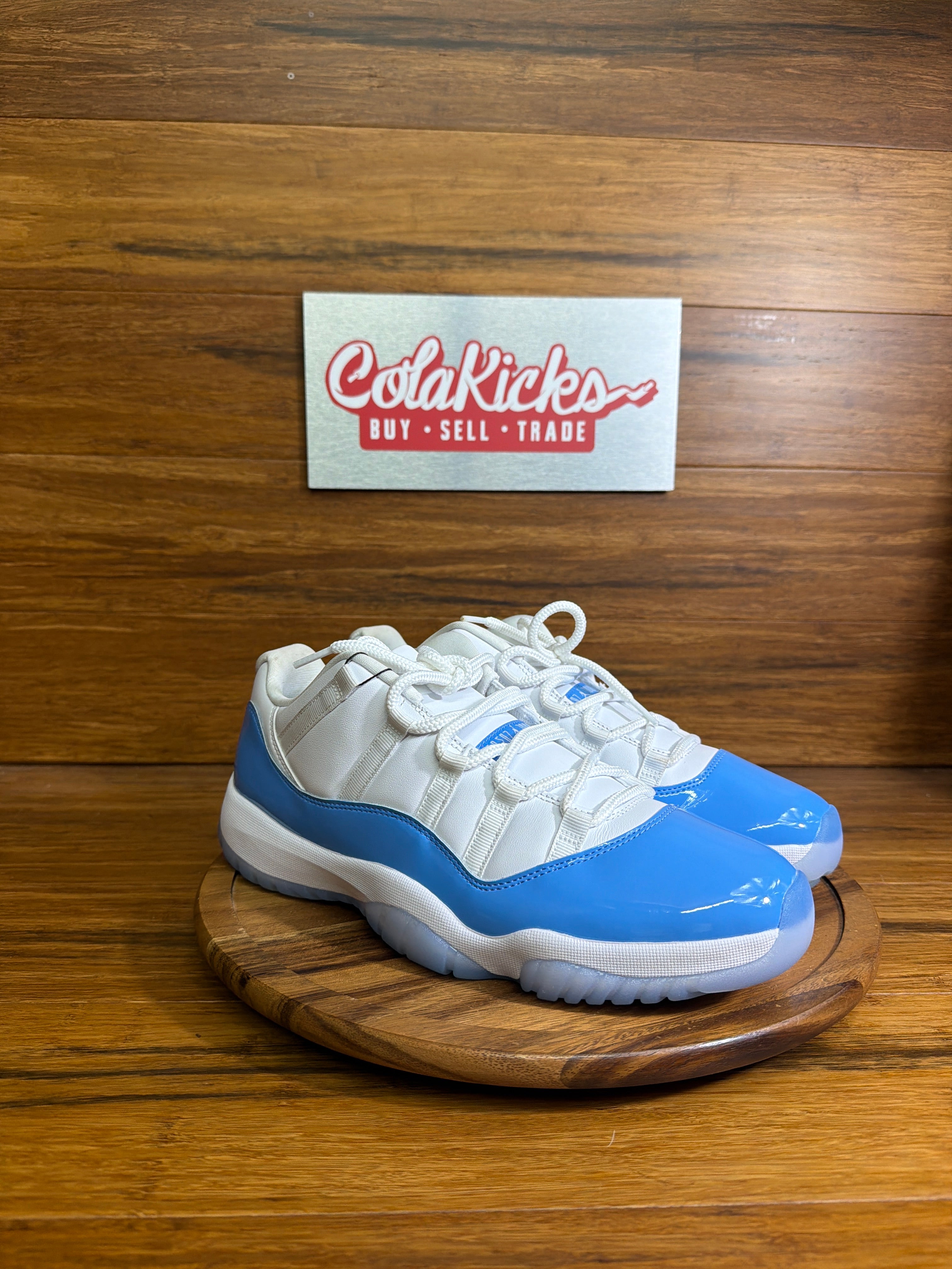 Jordan 11 Retro Low University Blue (2026)