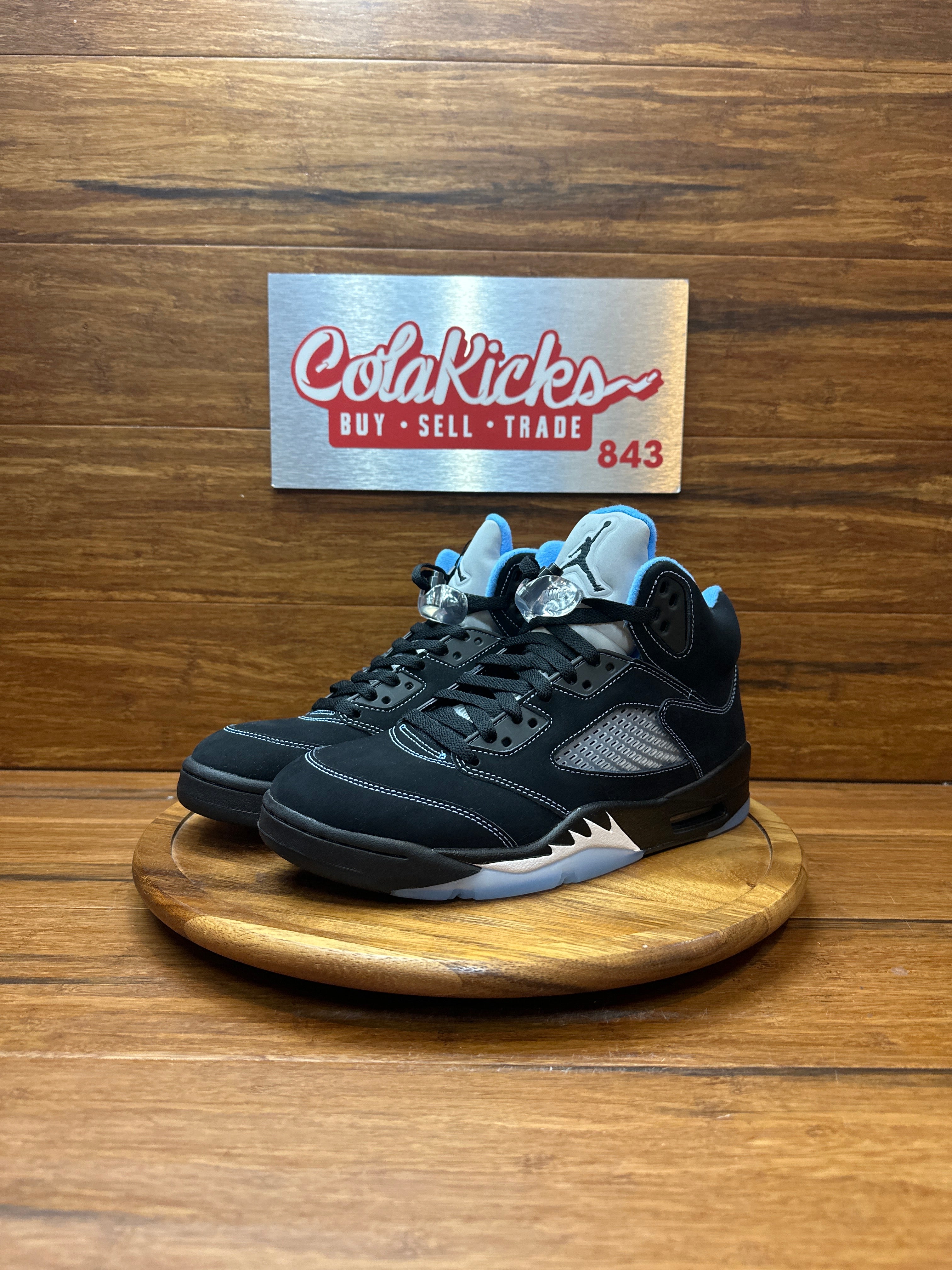 Jordan 5 Retro Black University Blue (2026)