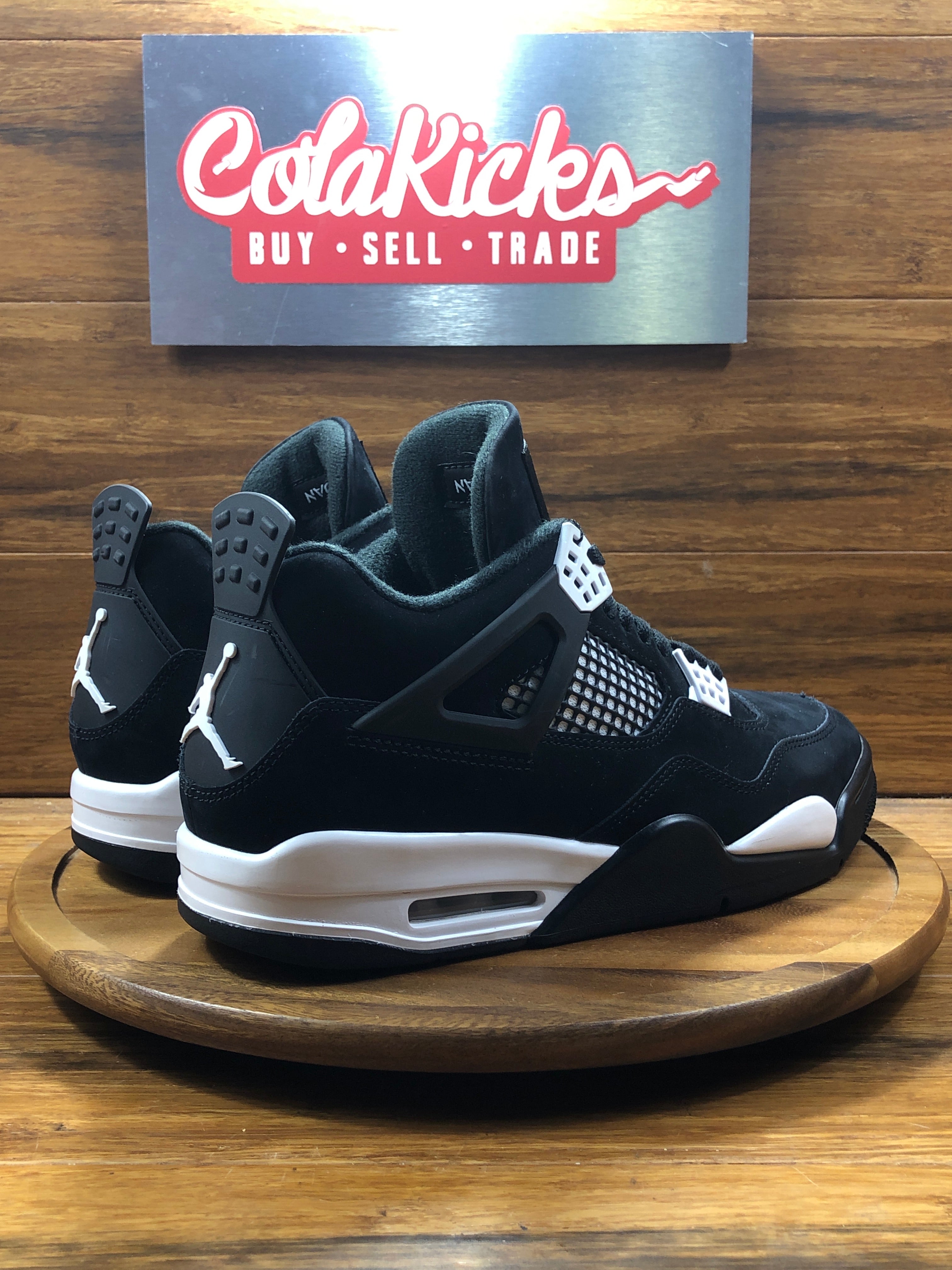 Jordan 4 Retro White Thunder