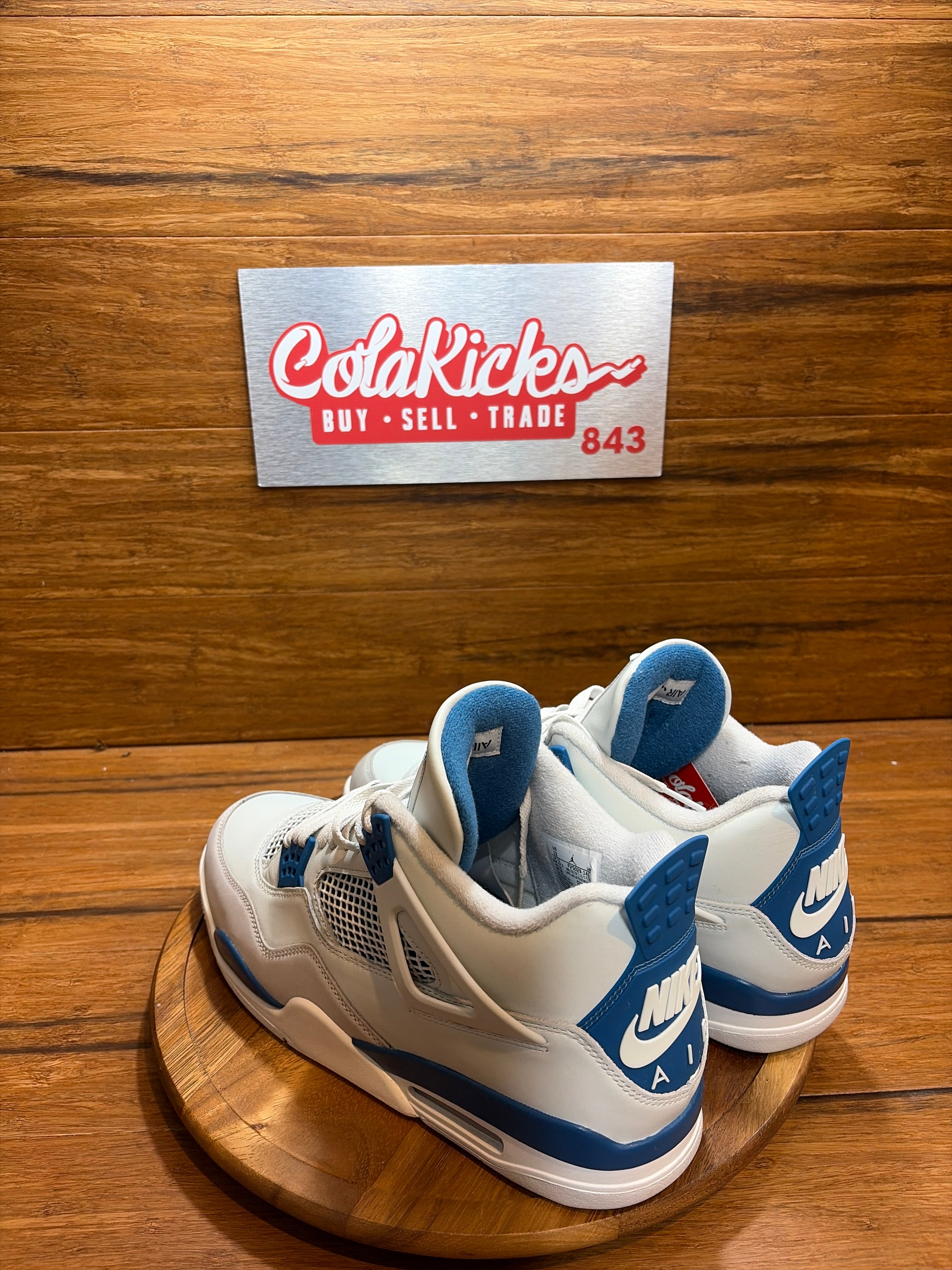 Jordan 4 Retro Military Blue (2024)