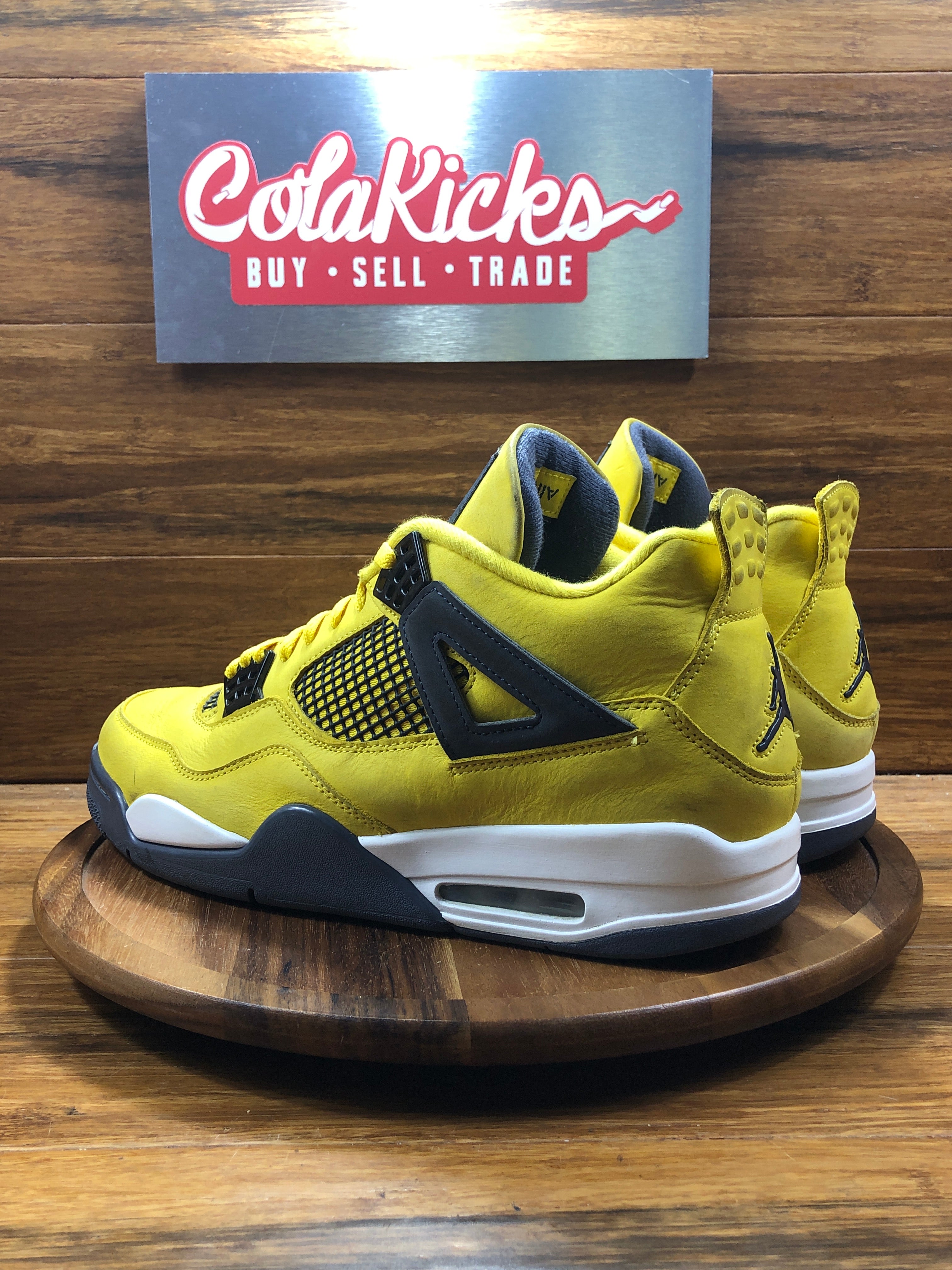 Jordan 4 Retro Lightning (2021)