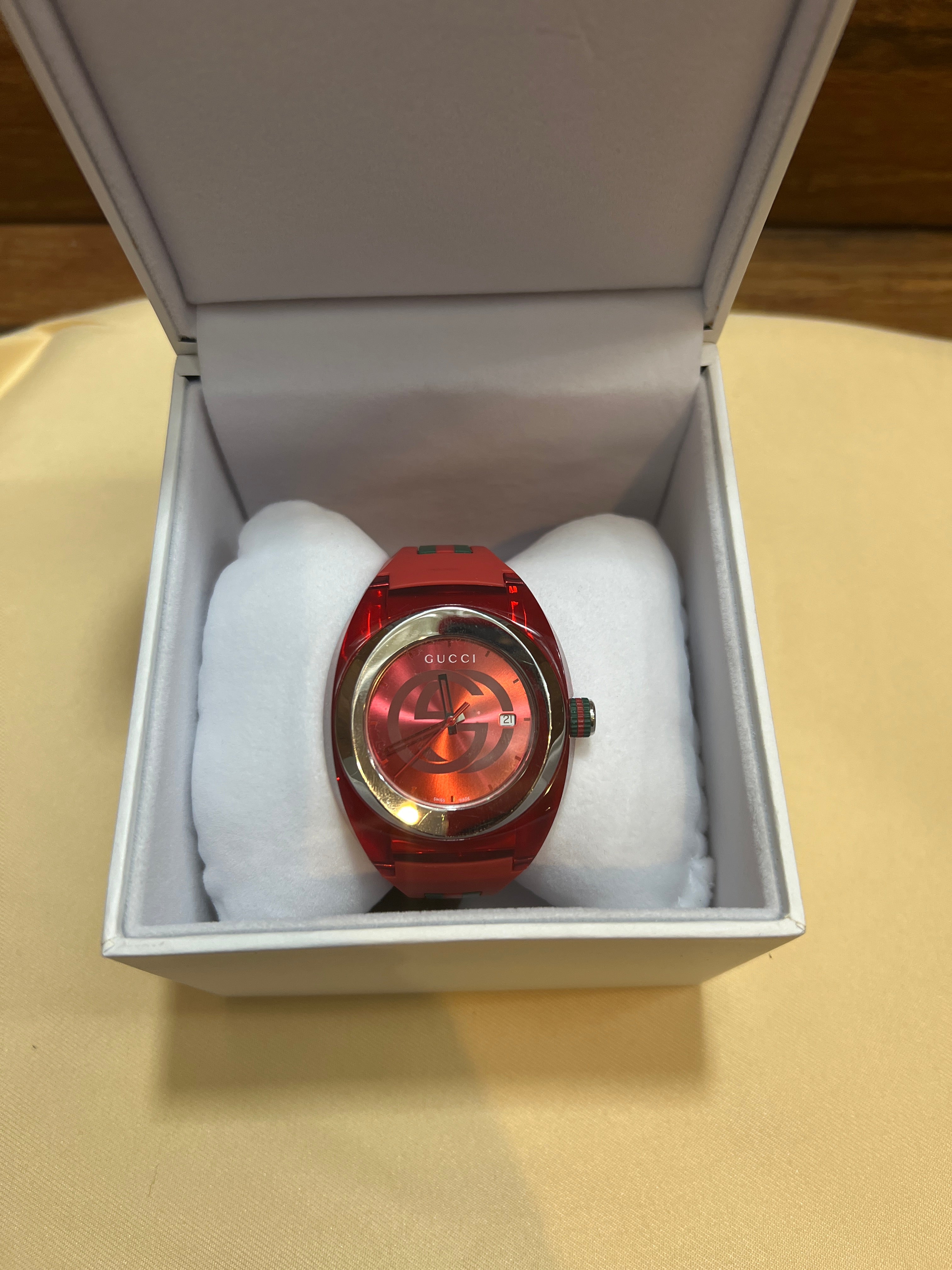 Gucci 137.1 Sync Red