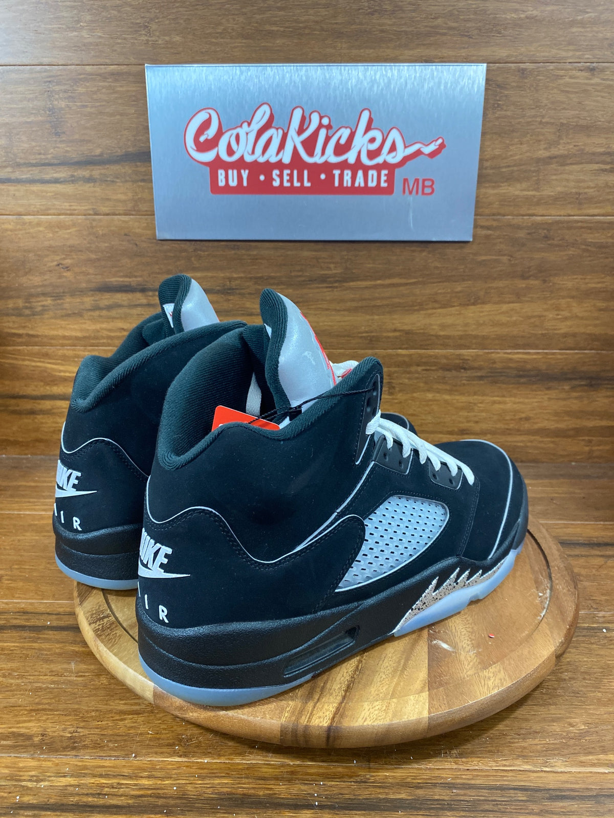 Jordan 5 Retro Black Metallic (2016)