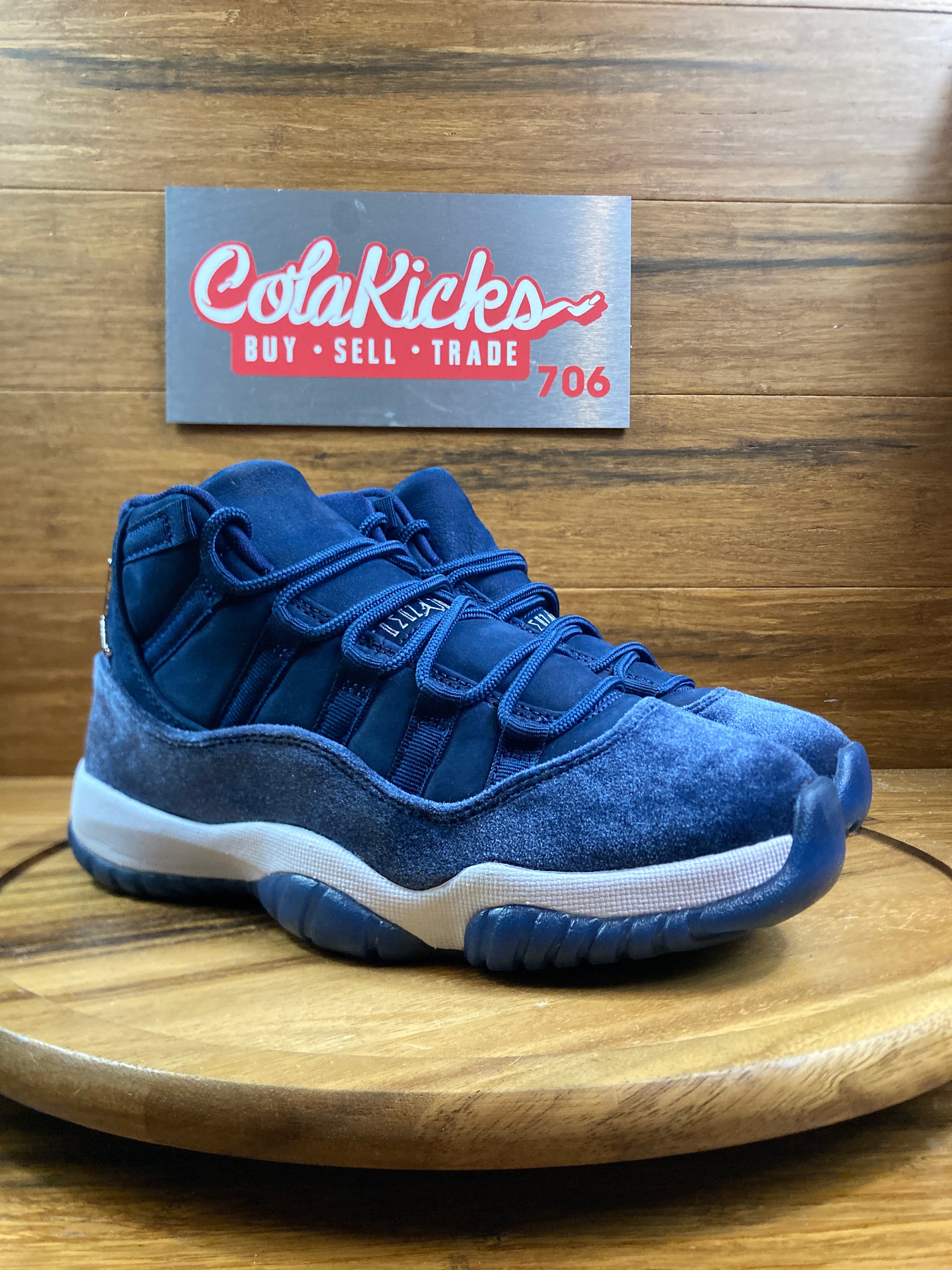 Jordan 11 Retro Midnight Navy (Women's)