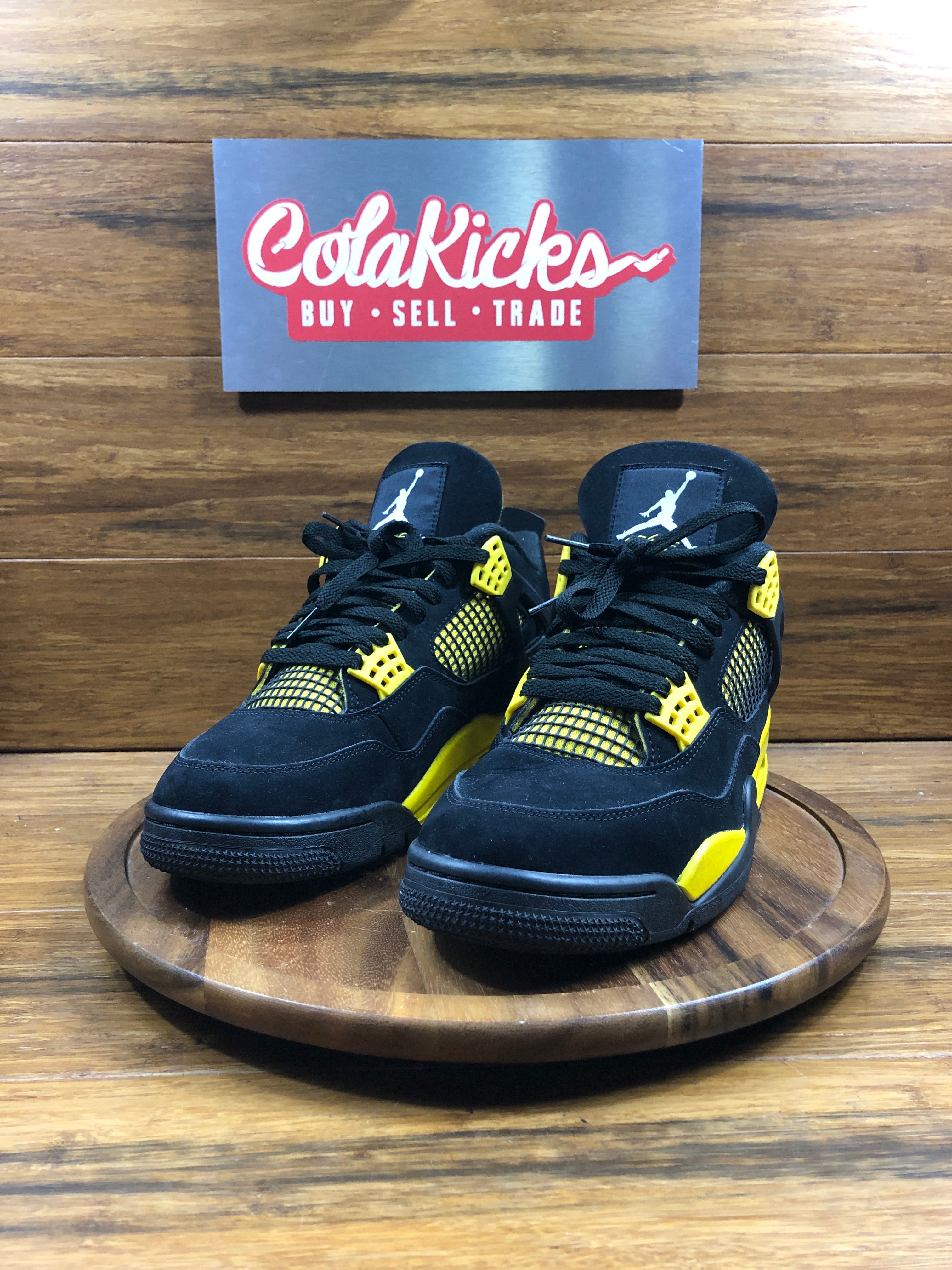 Jordan 4 Retro Thunder (2023)