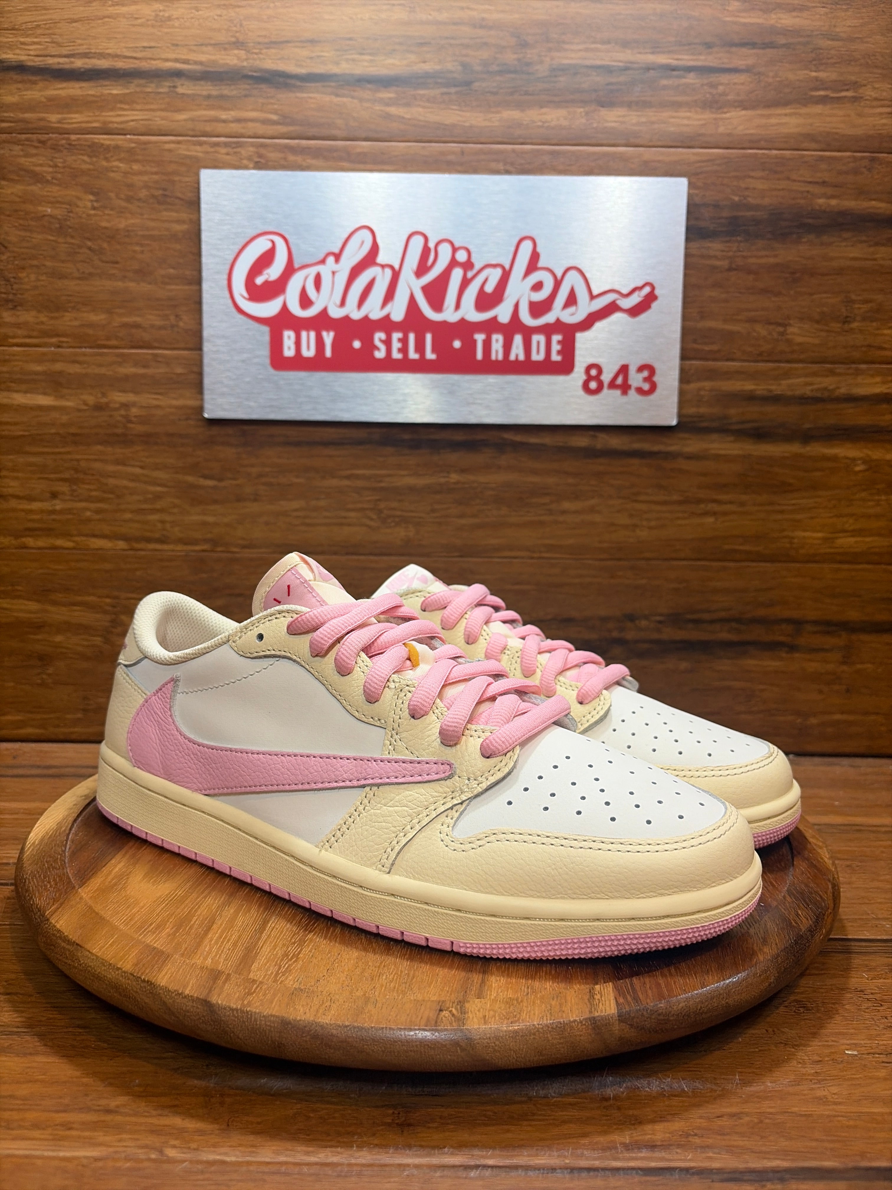Jordan 1 Retro Low OG SP Travis Scott Shy Pink
