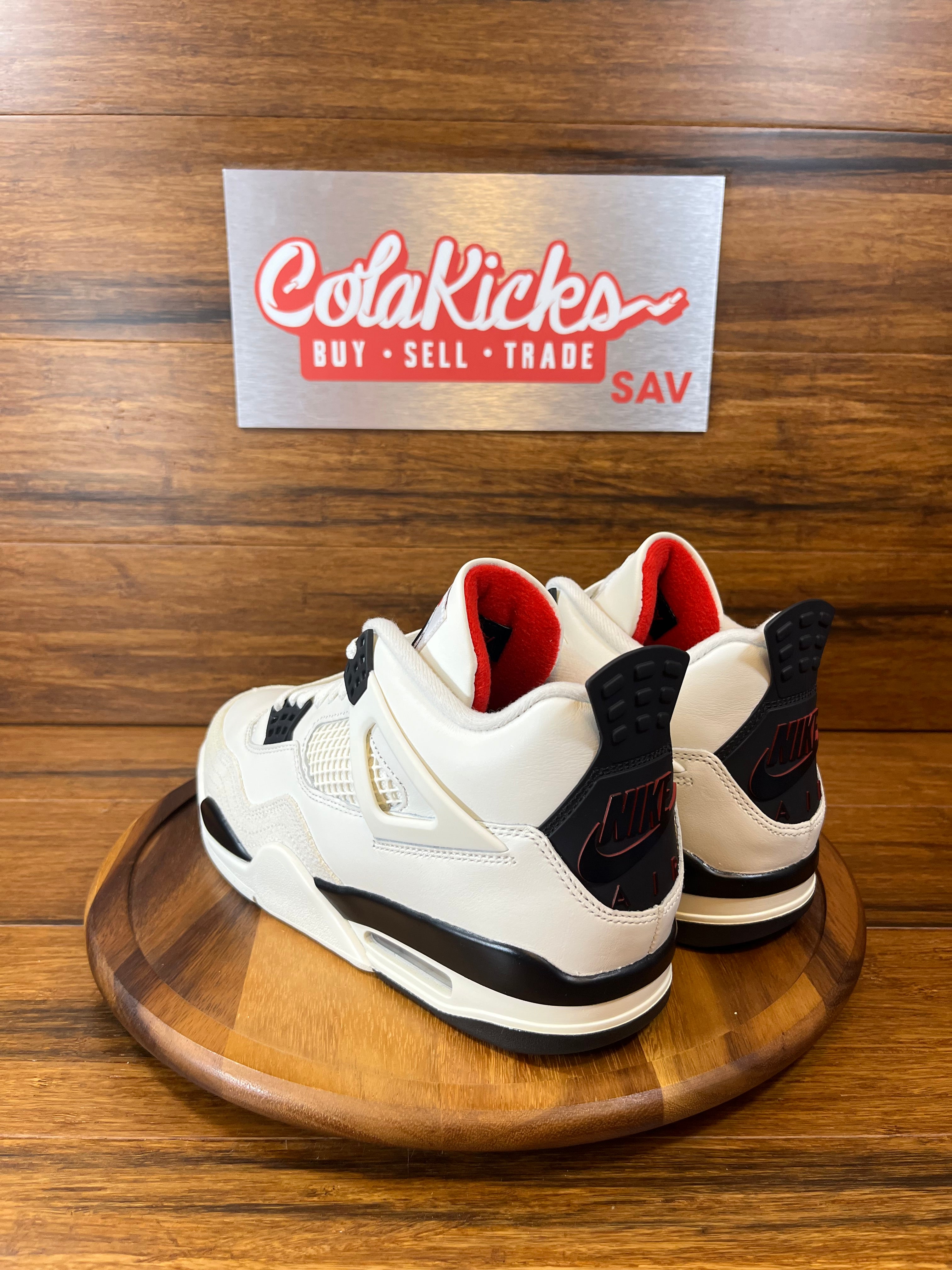 Jordan 4 Retro Flight Club