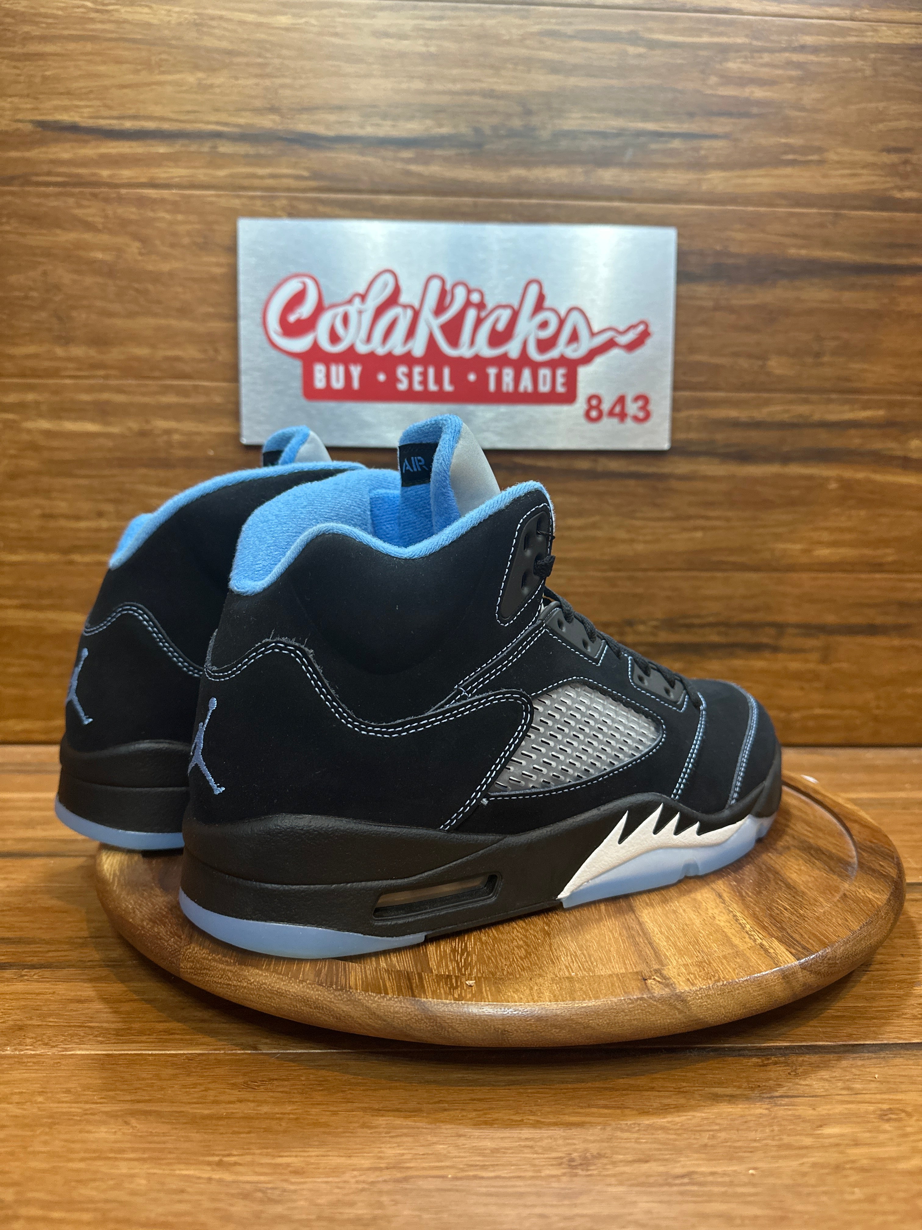 Jordan 5 Retro Black University Blue (2026)