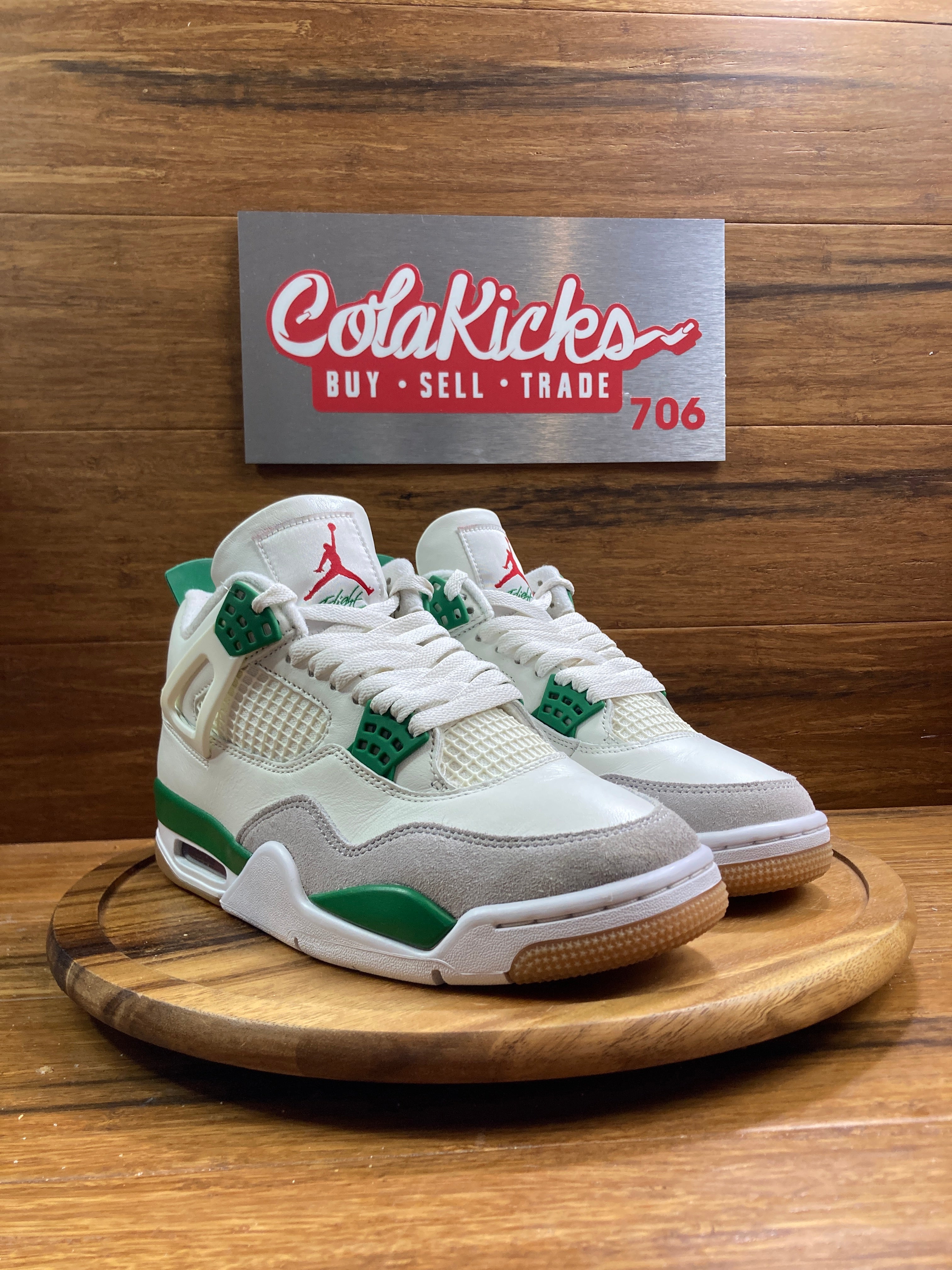 Jordan 4 Retro SB Pine Green