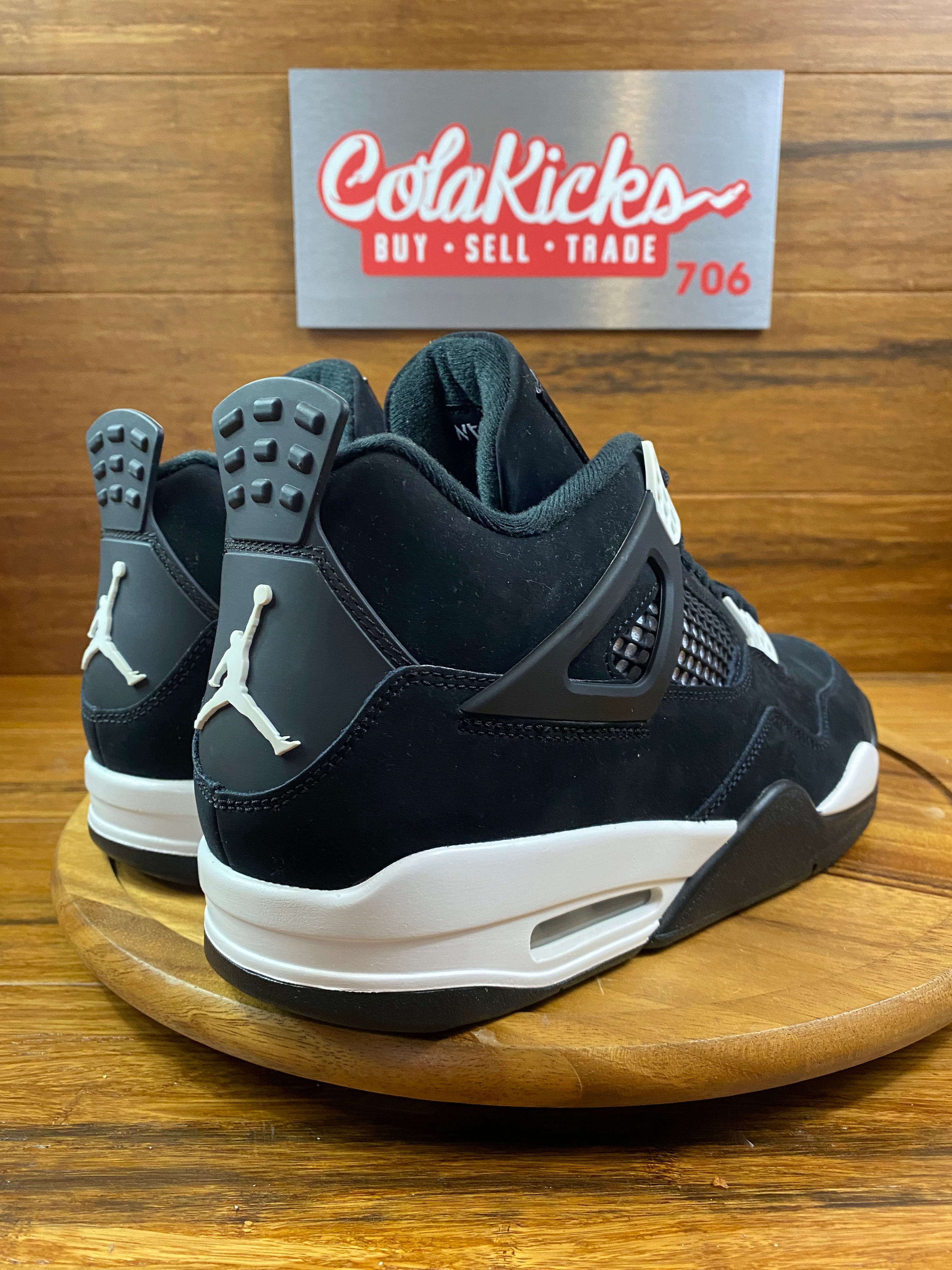 Jordan 4 Retro White Thunder