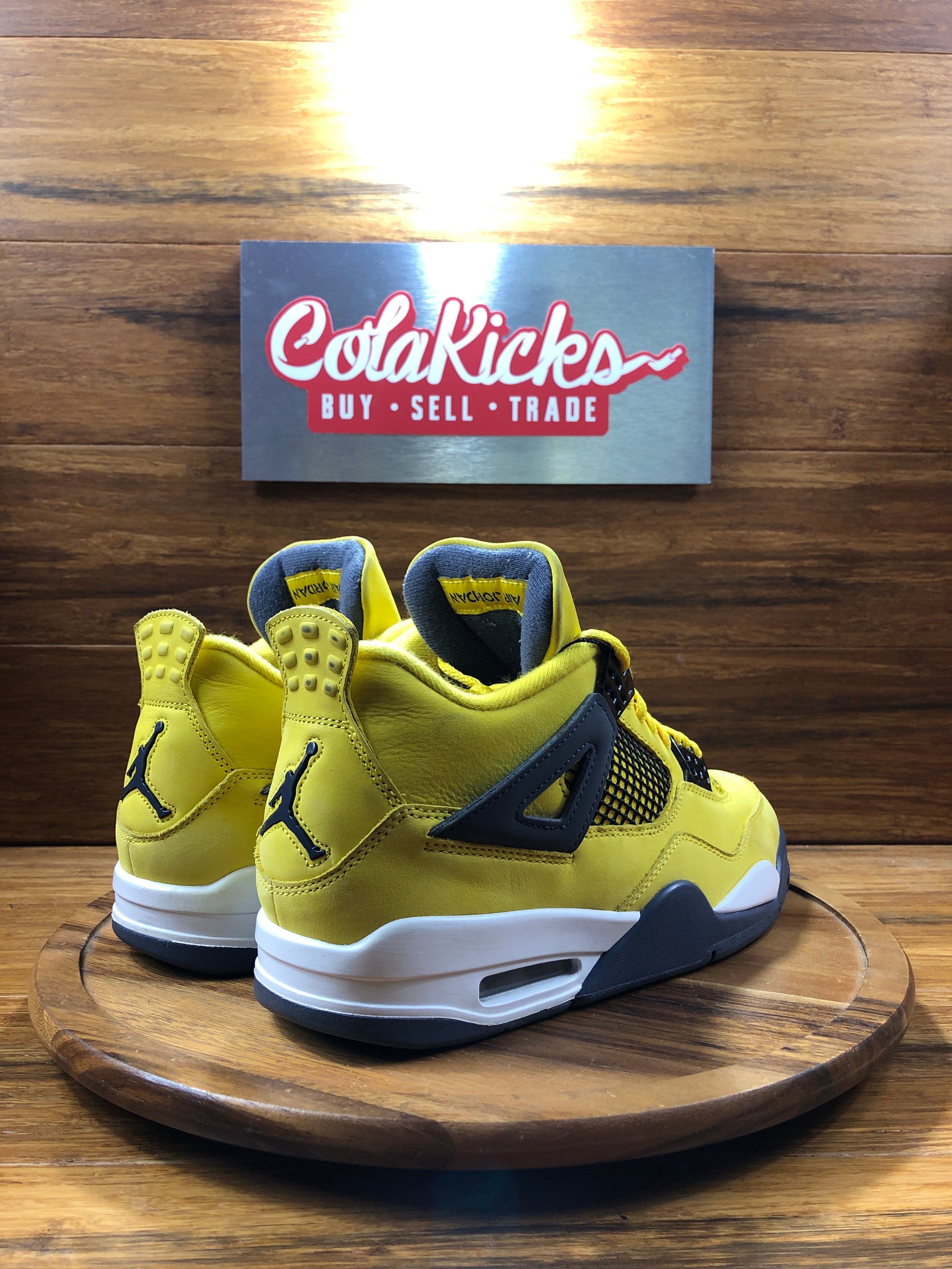 Jordan 4 Retro Lightning (2021)