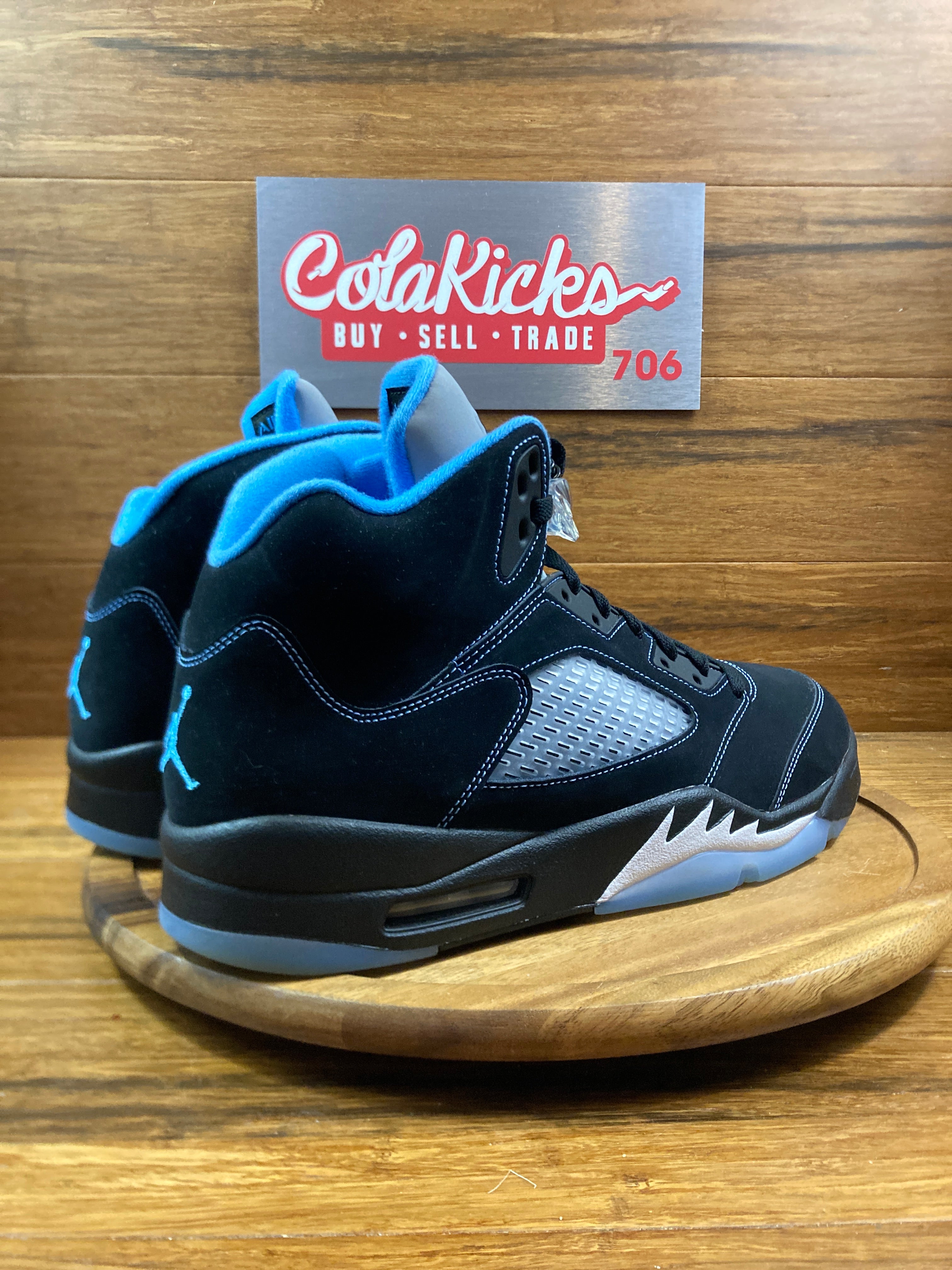 Jordan 5 Retro Black University Blue (2026)