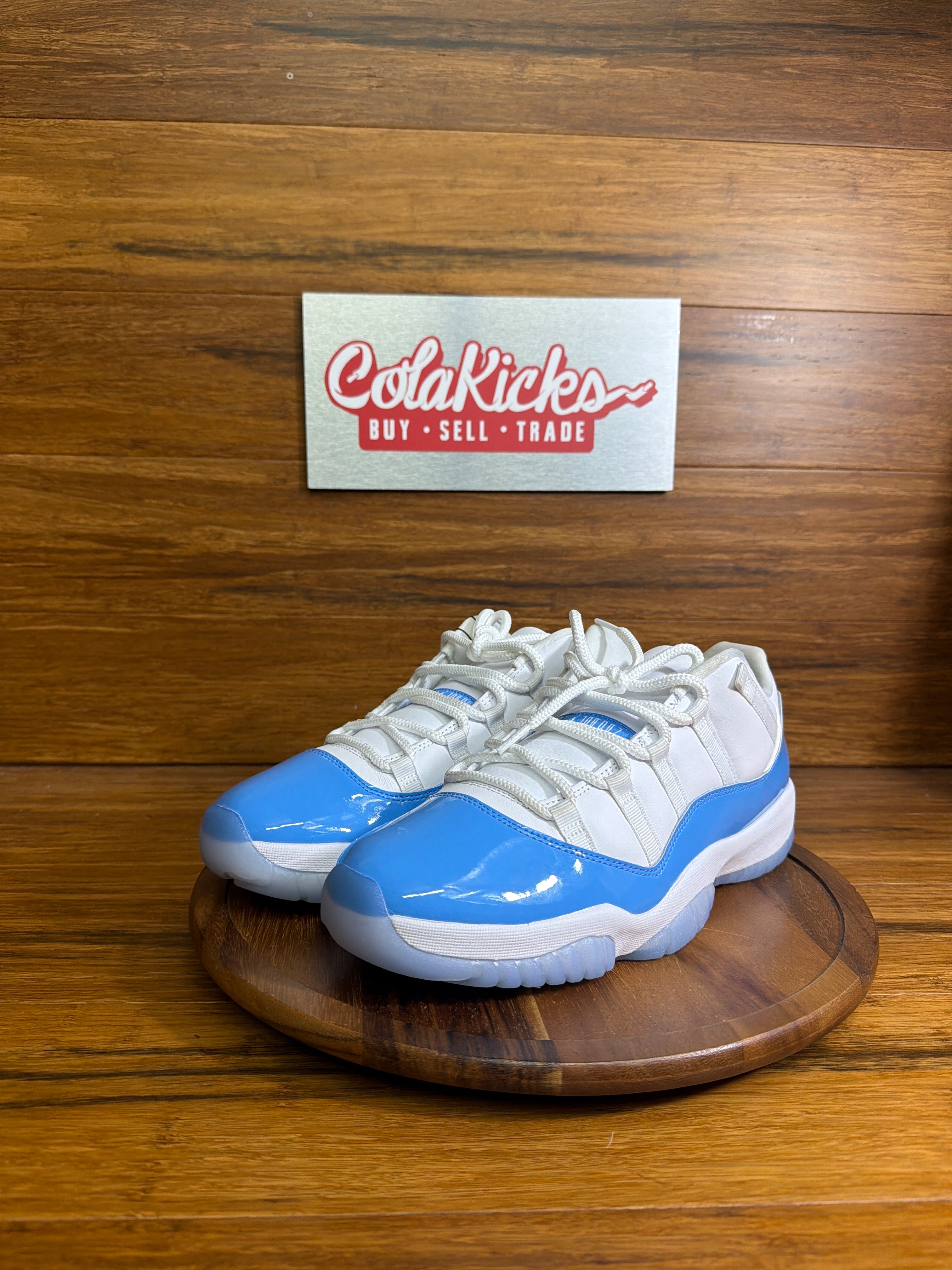 Jordan 11 Retro Low University Blue (2026)