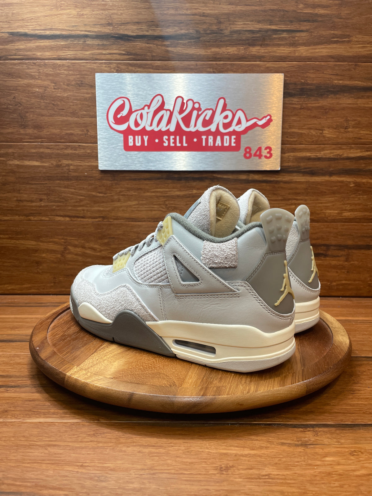 Jordan 4 Retro SE Craft Photon Dust