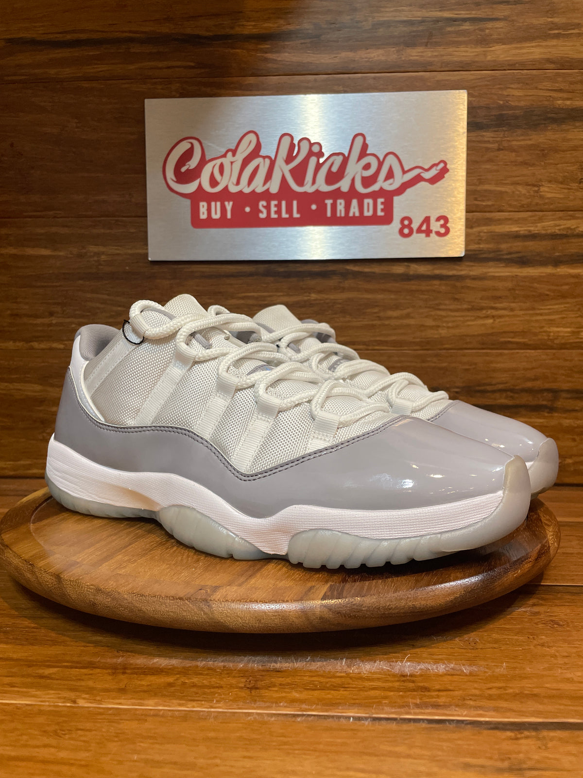 Jordan 11 Retro Low Cement Grey