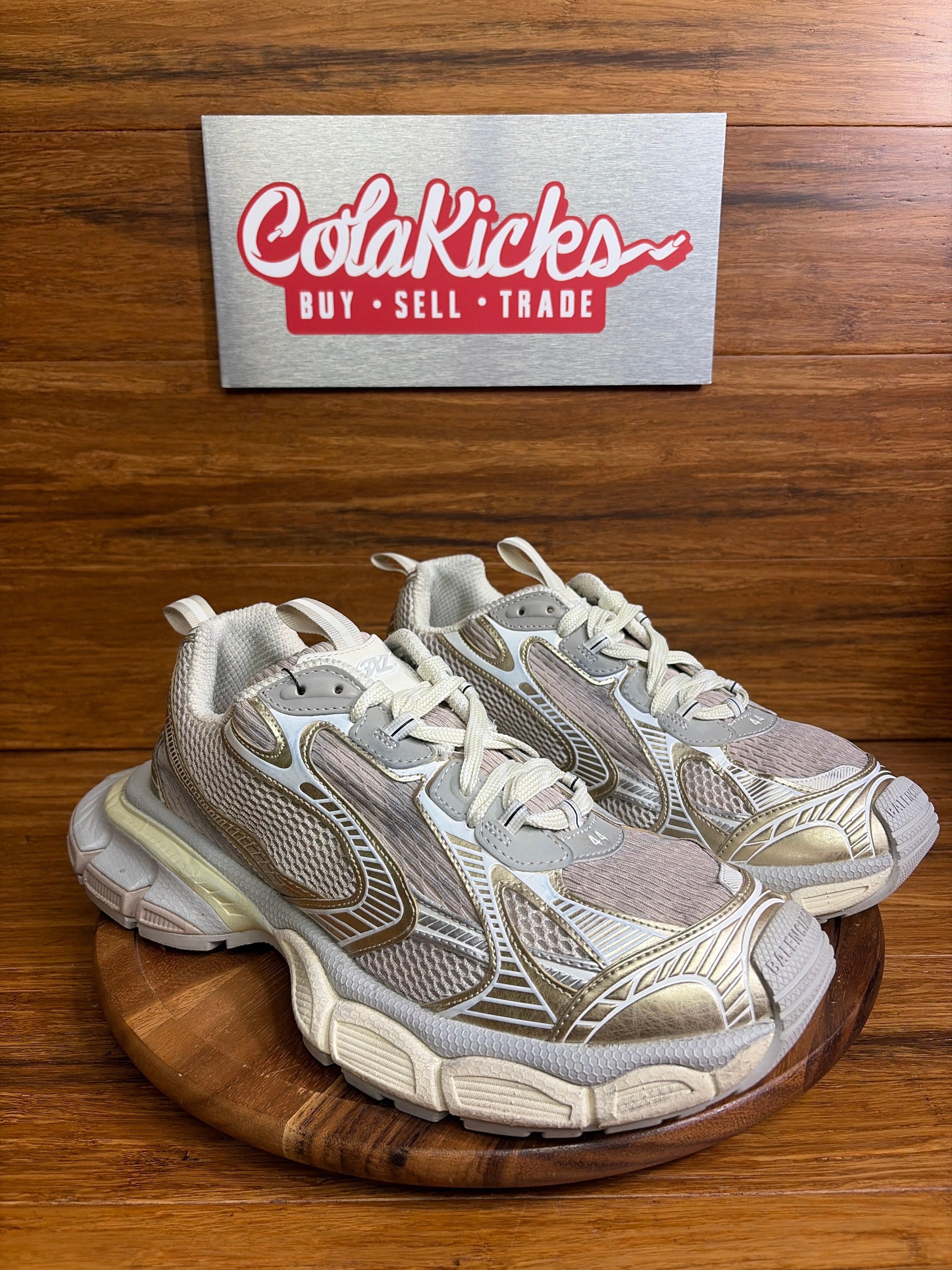 Balenciaga 3XL Beige
