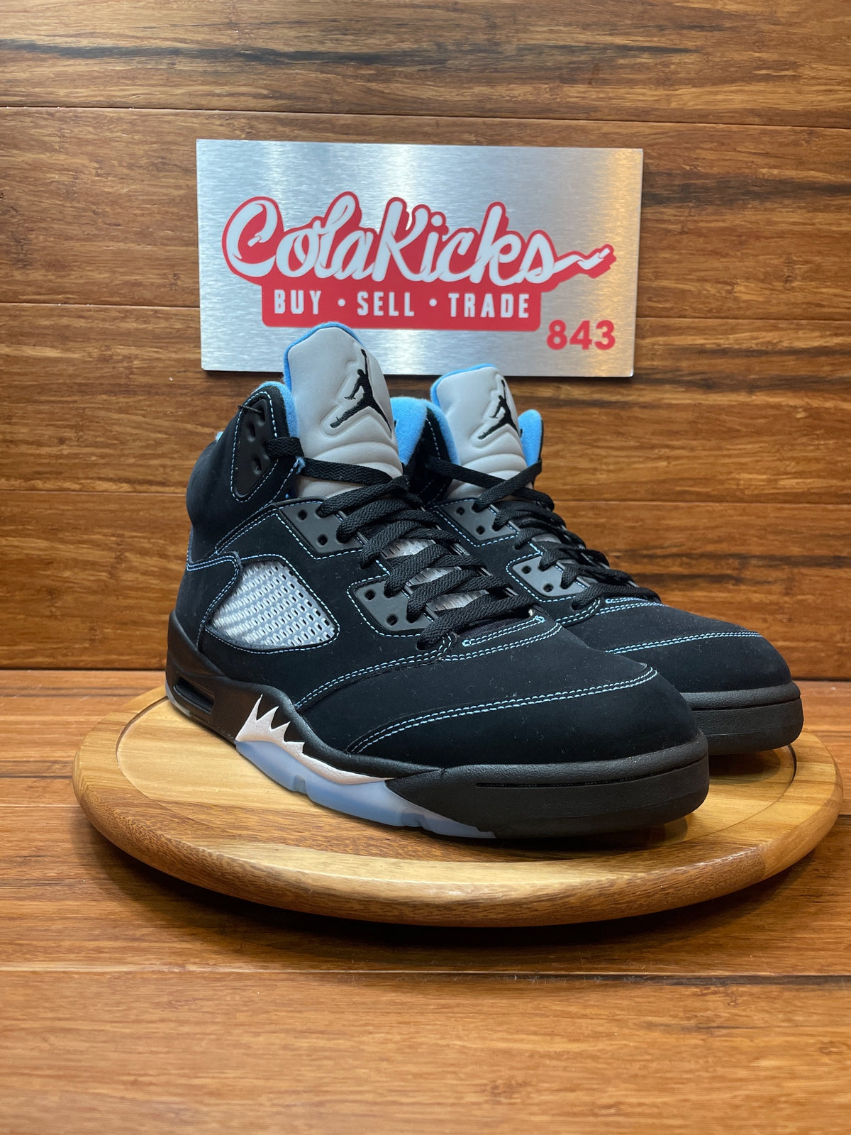 Jordan 5 Retro Black University Blue (2026)