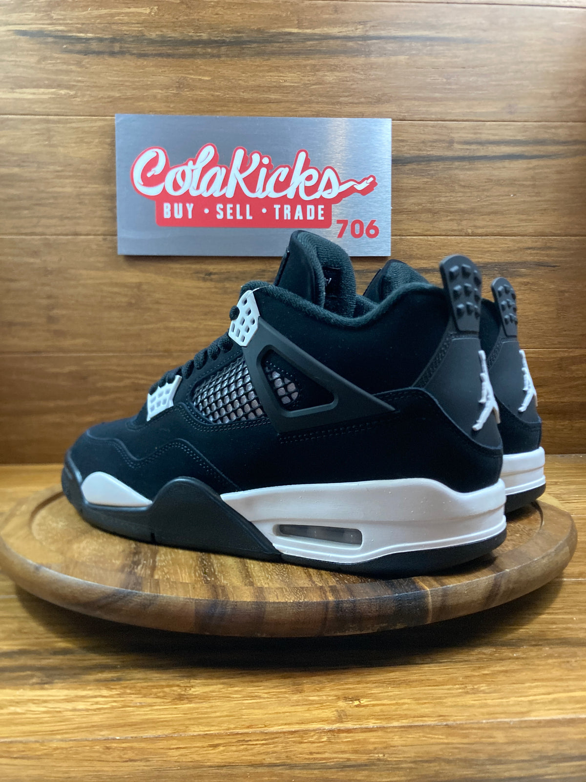 Jordan 4 Retro White Thunder