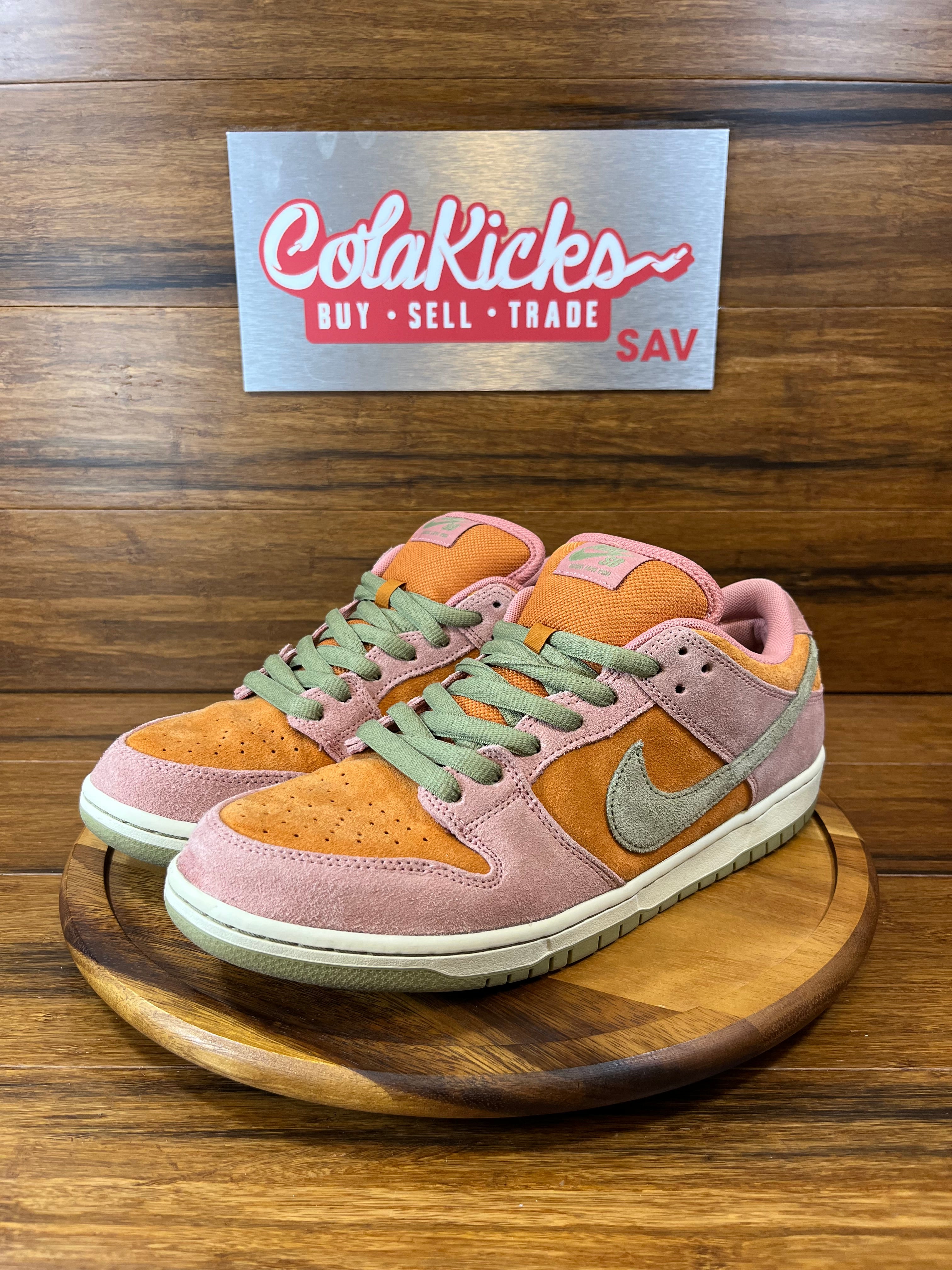 Nike SB Dunk Low Red Stardust