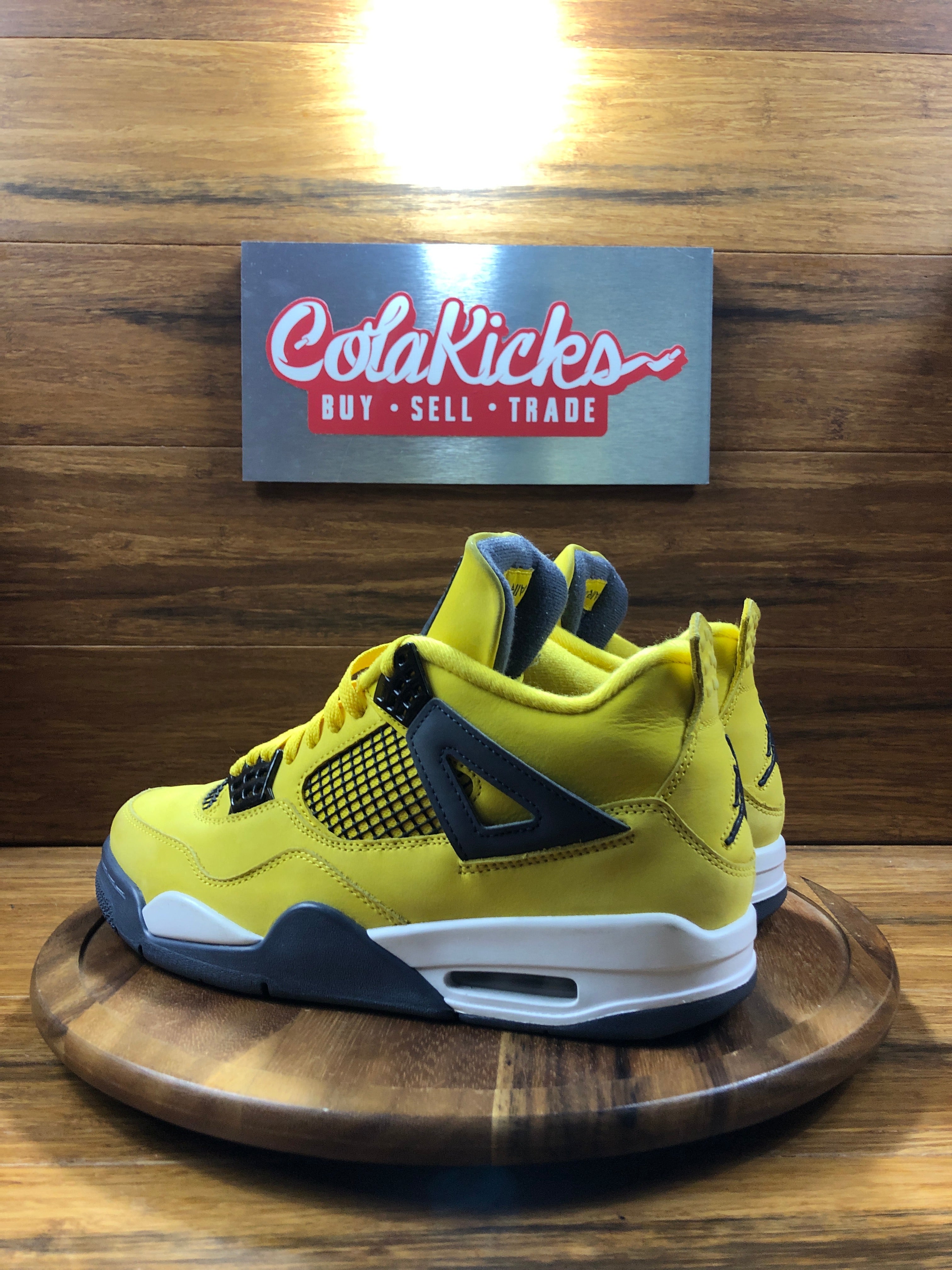Jordan 4 Retro Lightning (2021)