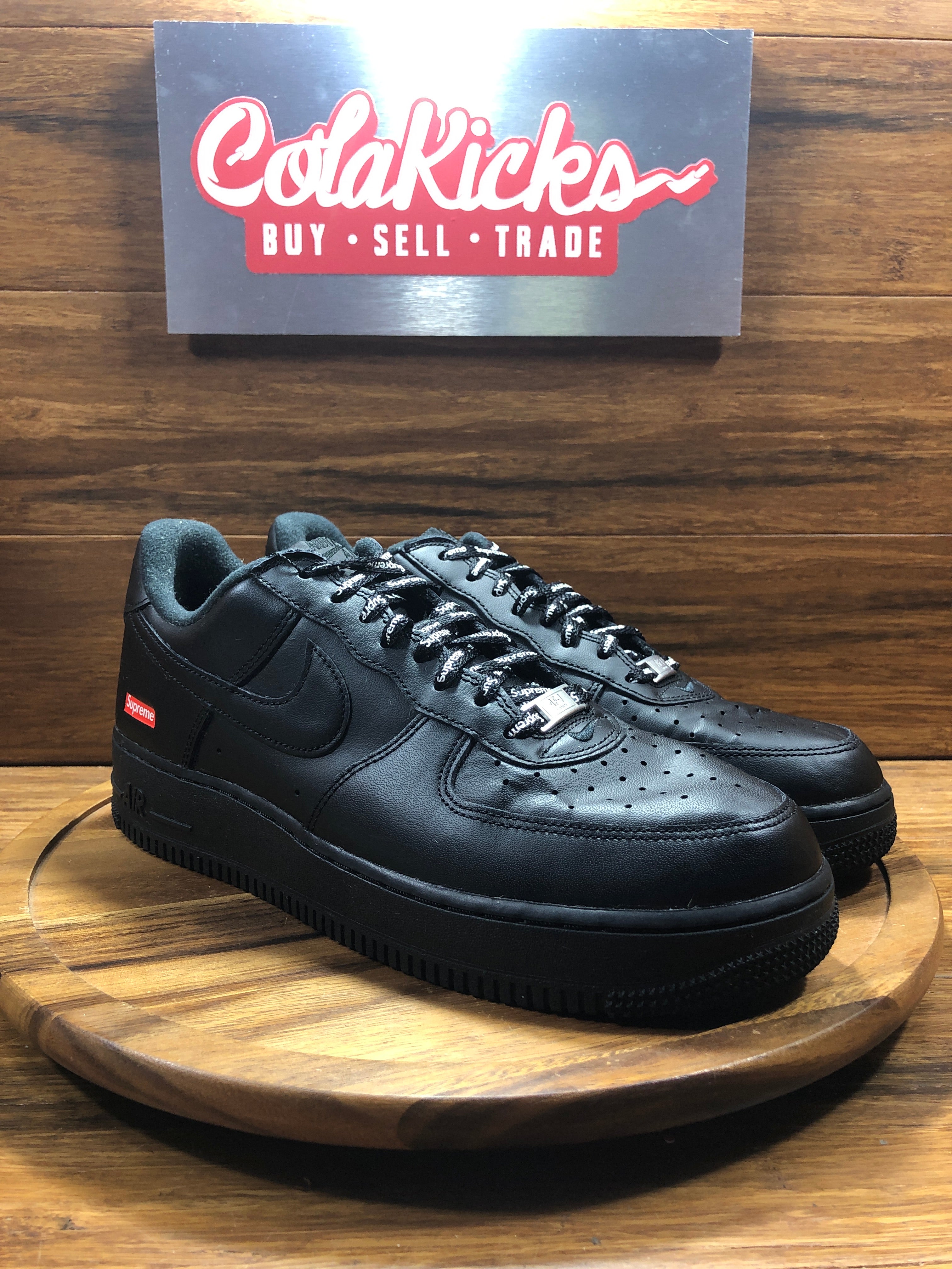 Nike Air Force 1 Low Supreme Black