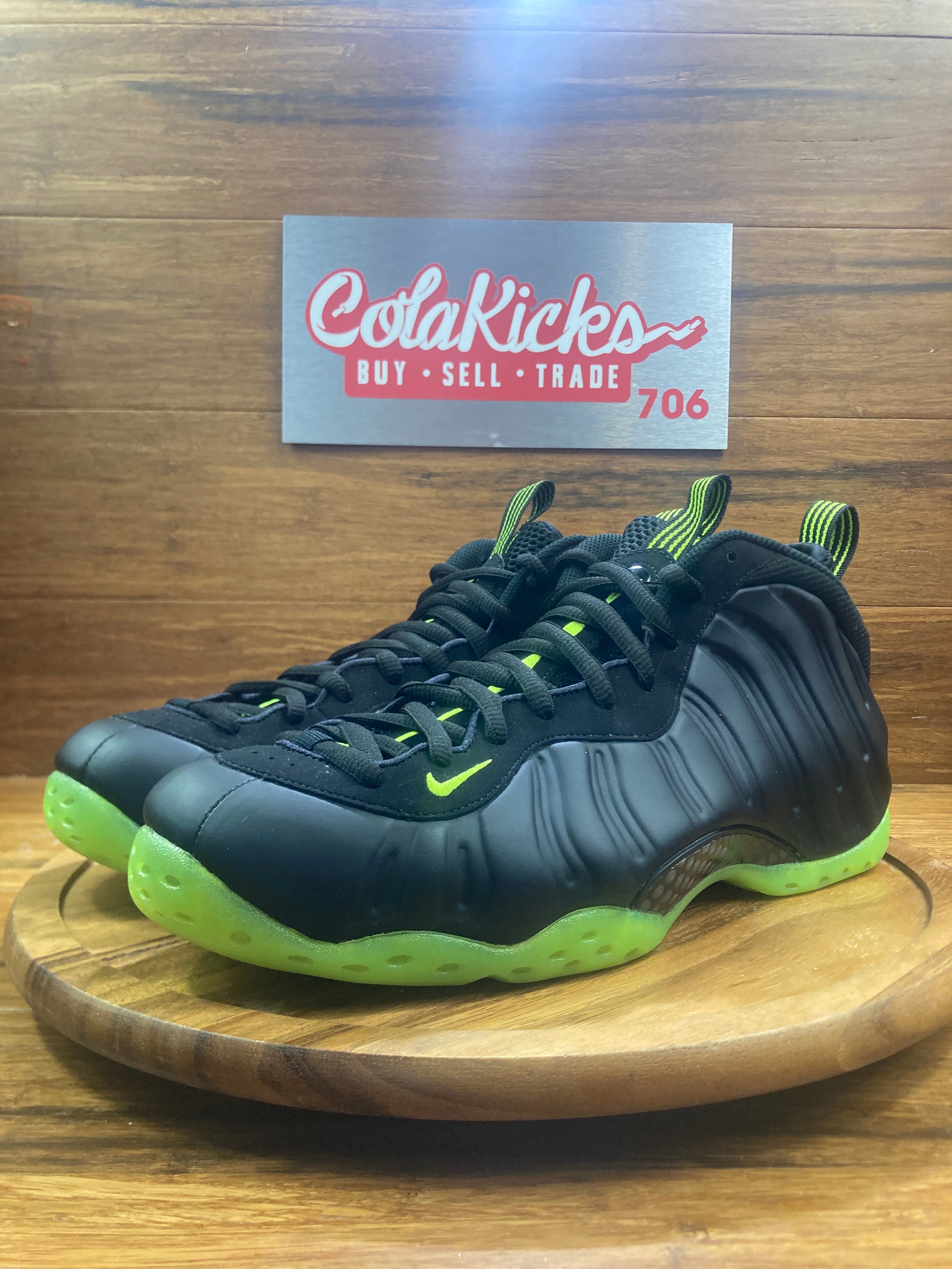 Nike Air Foamposite One Black Volt