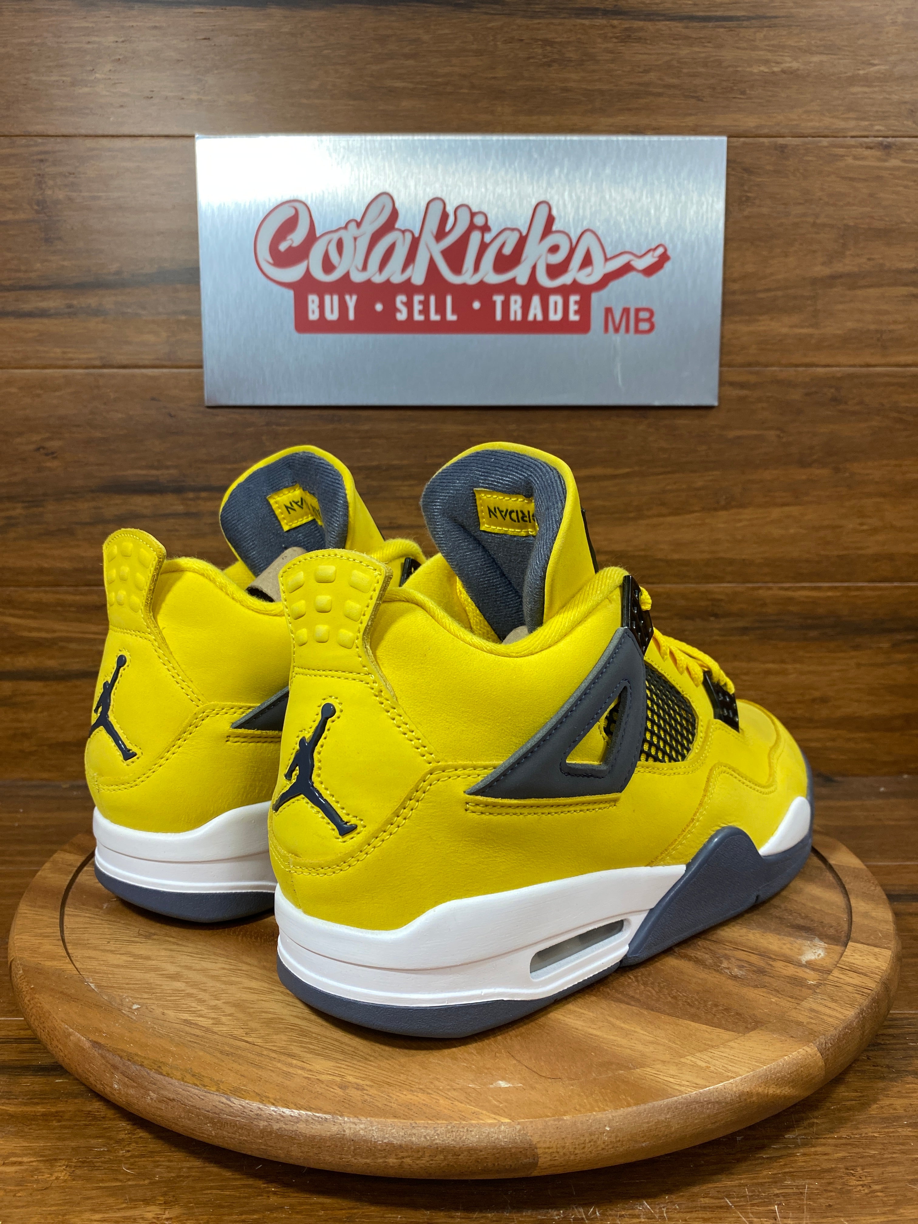 Jordan 4 Retro Lightning (2021)