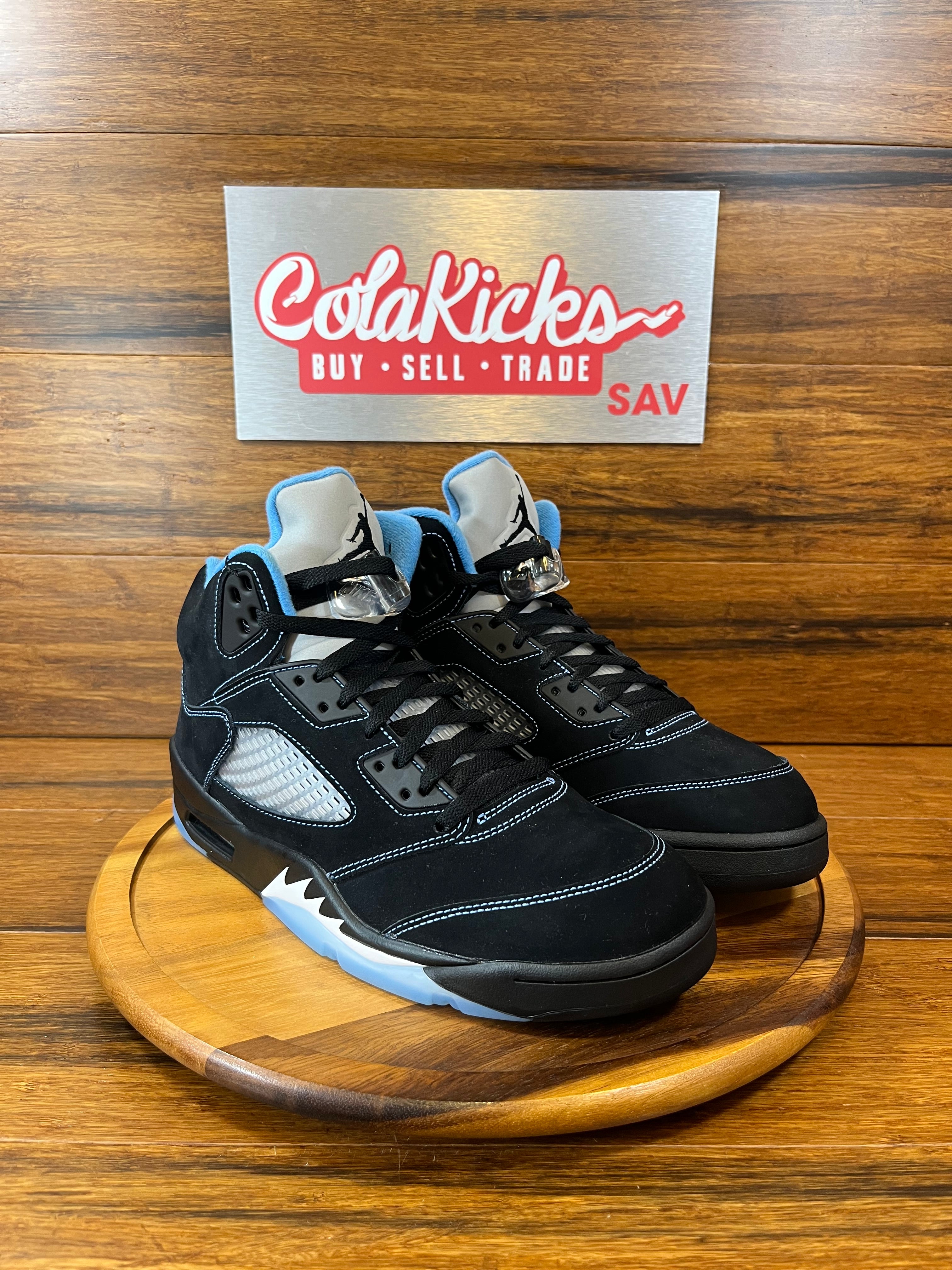 Jordan 5 Retro Black University Blue (2026)